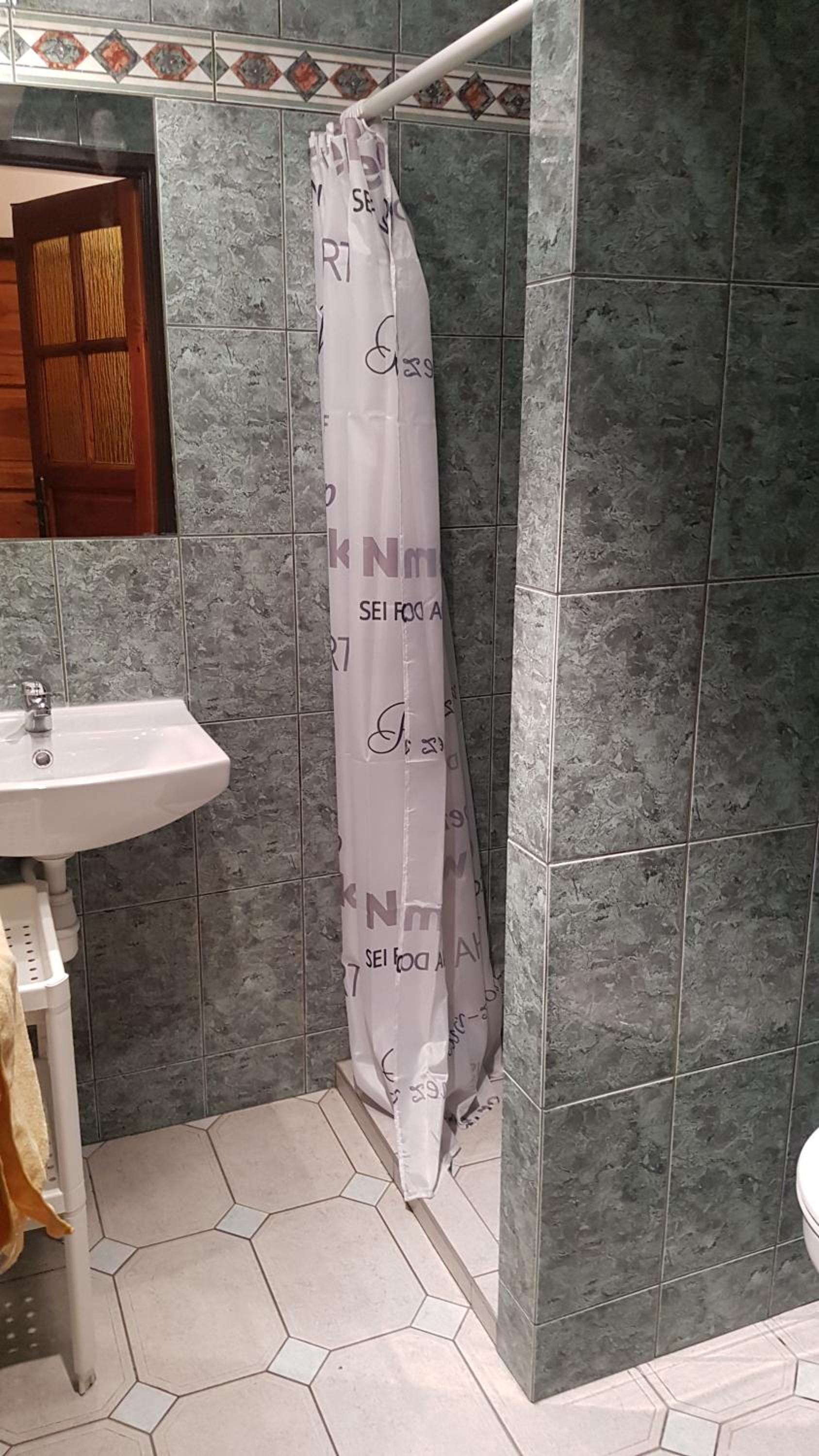 Triple Room with Bathroom - Photo 2