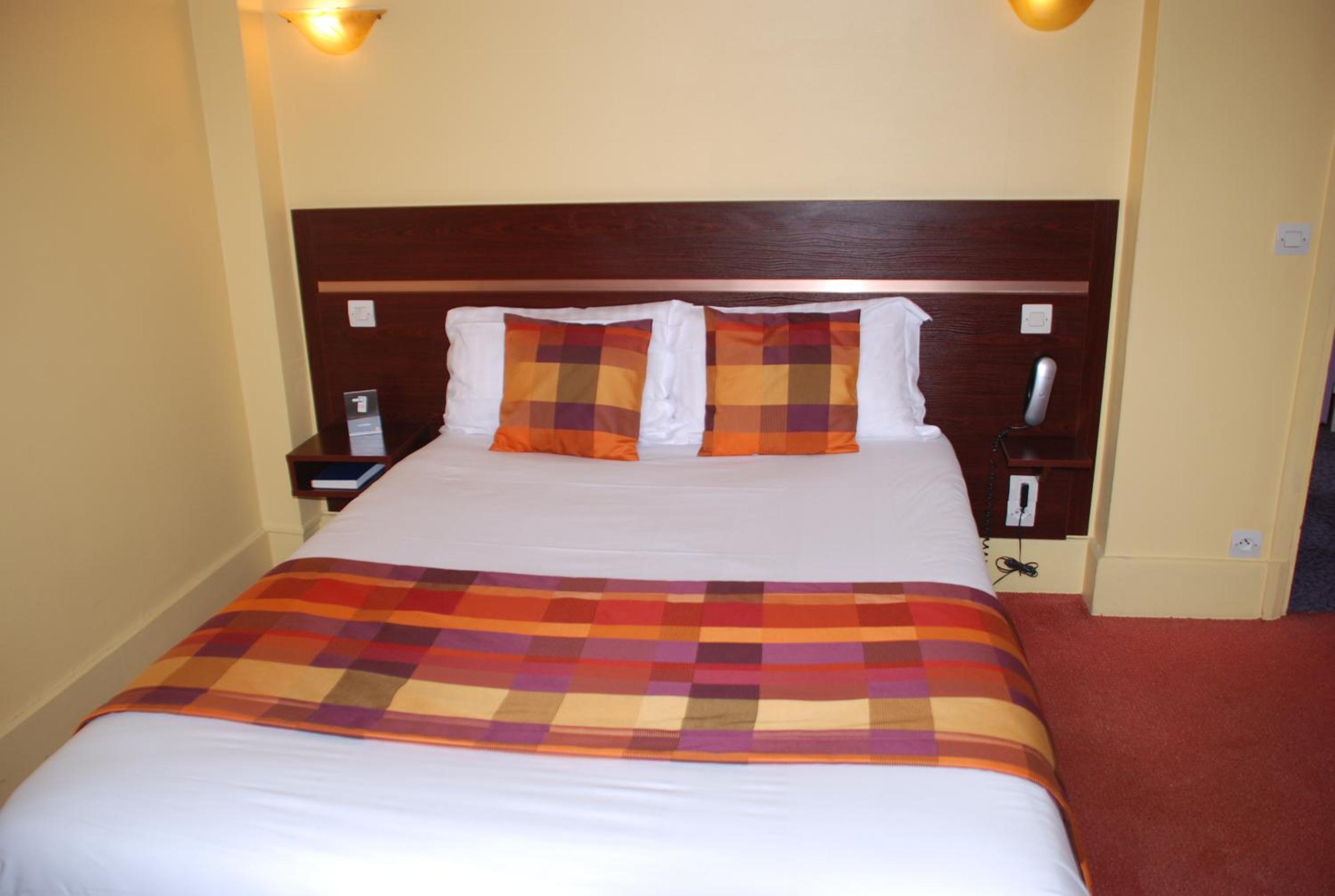 Queen Room - Photo 6
