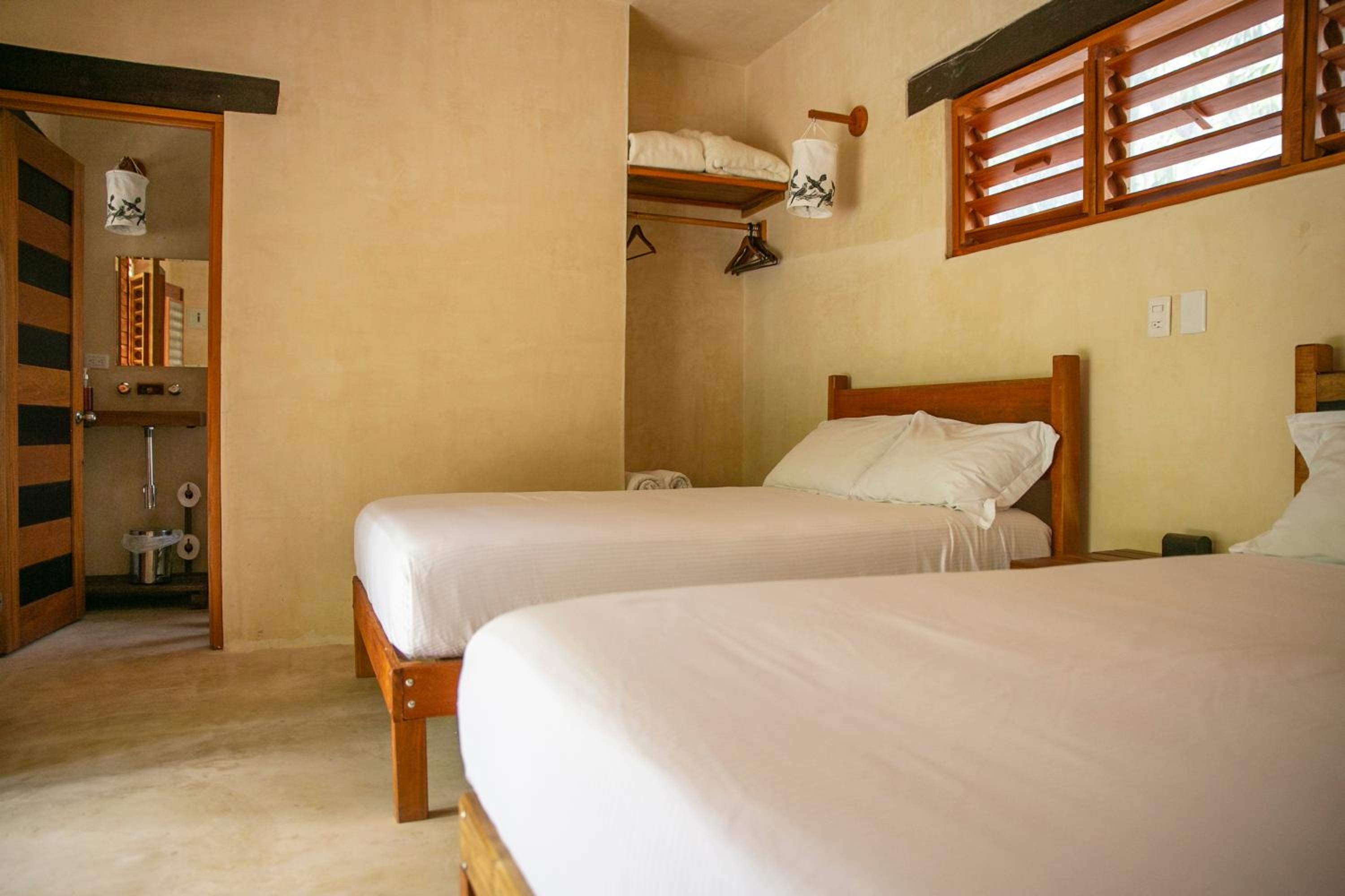 Double Room with Balcony - Photo 2