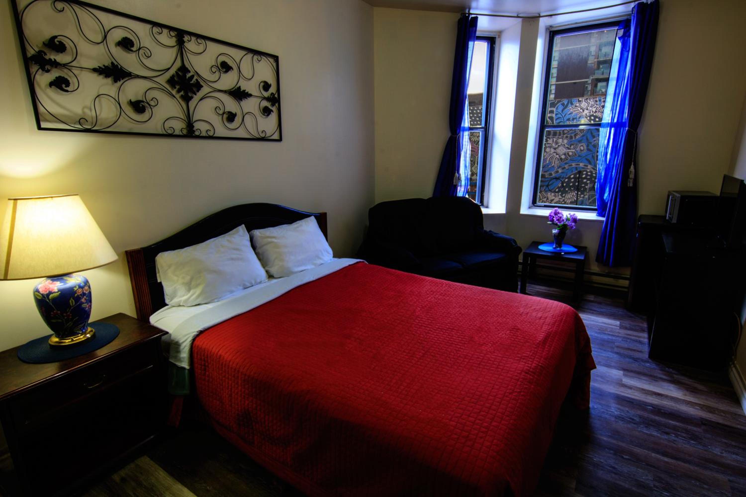 Queen Room - Photo 1