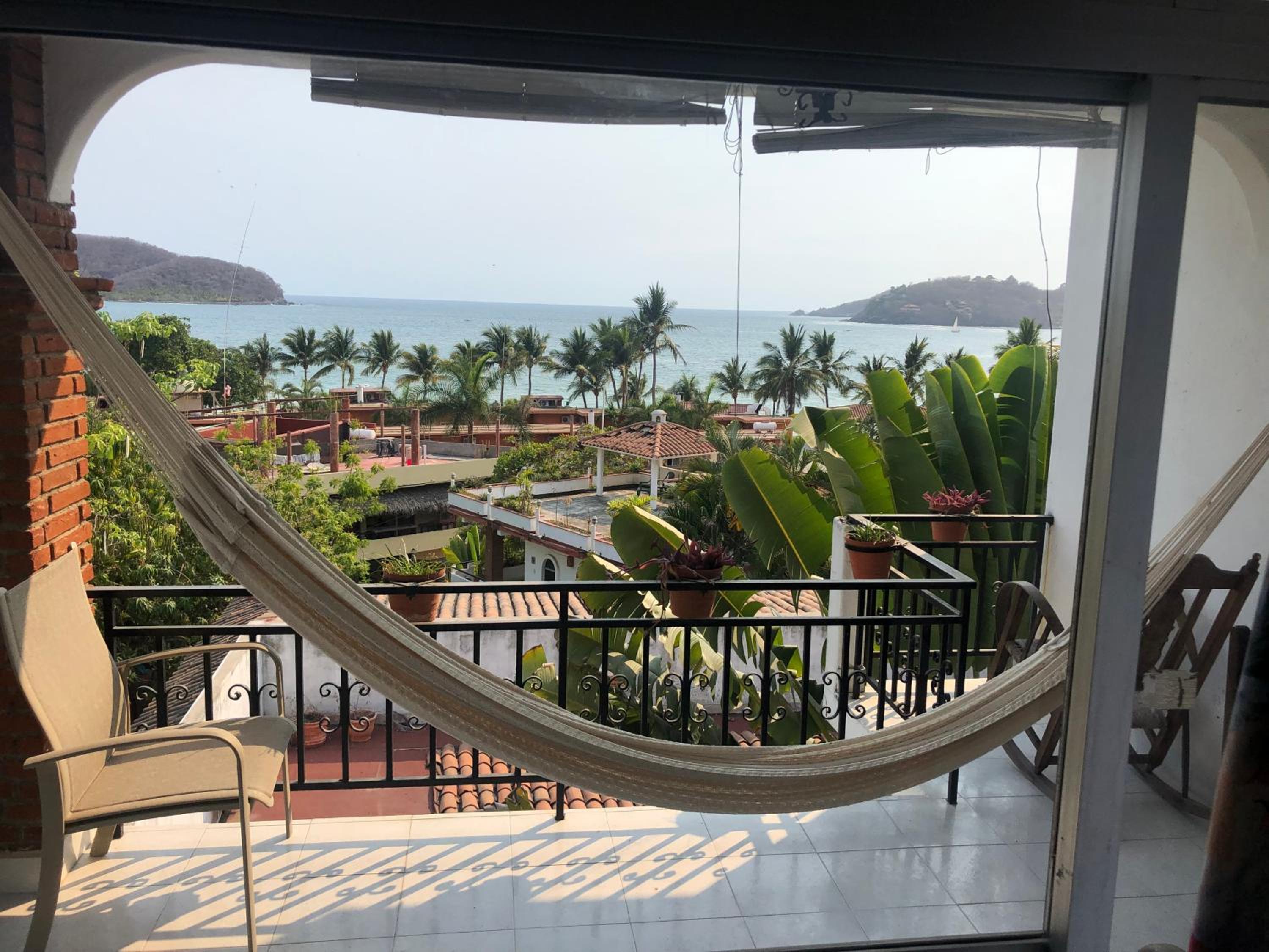 Double Room with Balcony and Sea View - Photo 3