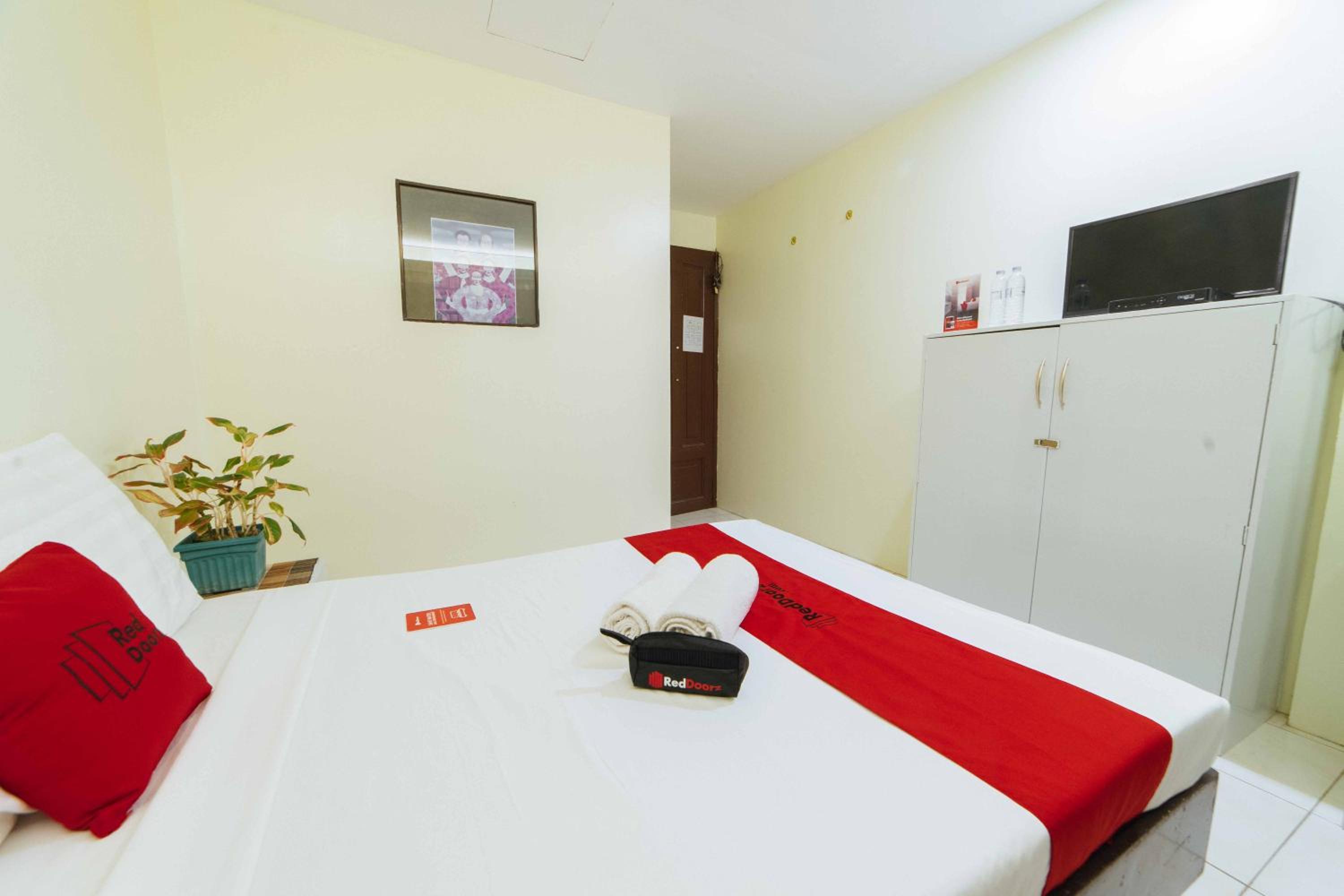 Double Room - Photo 7