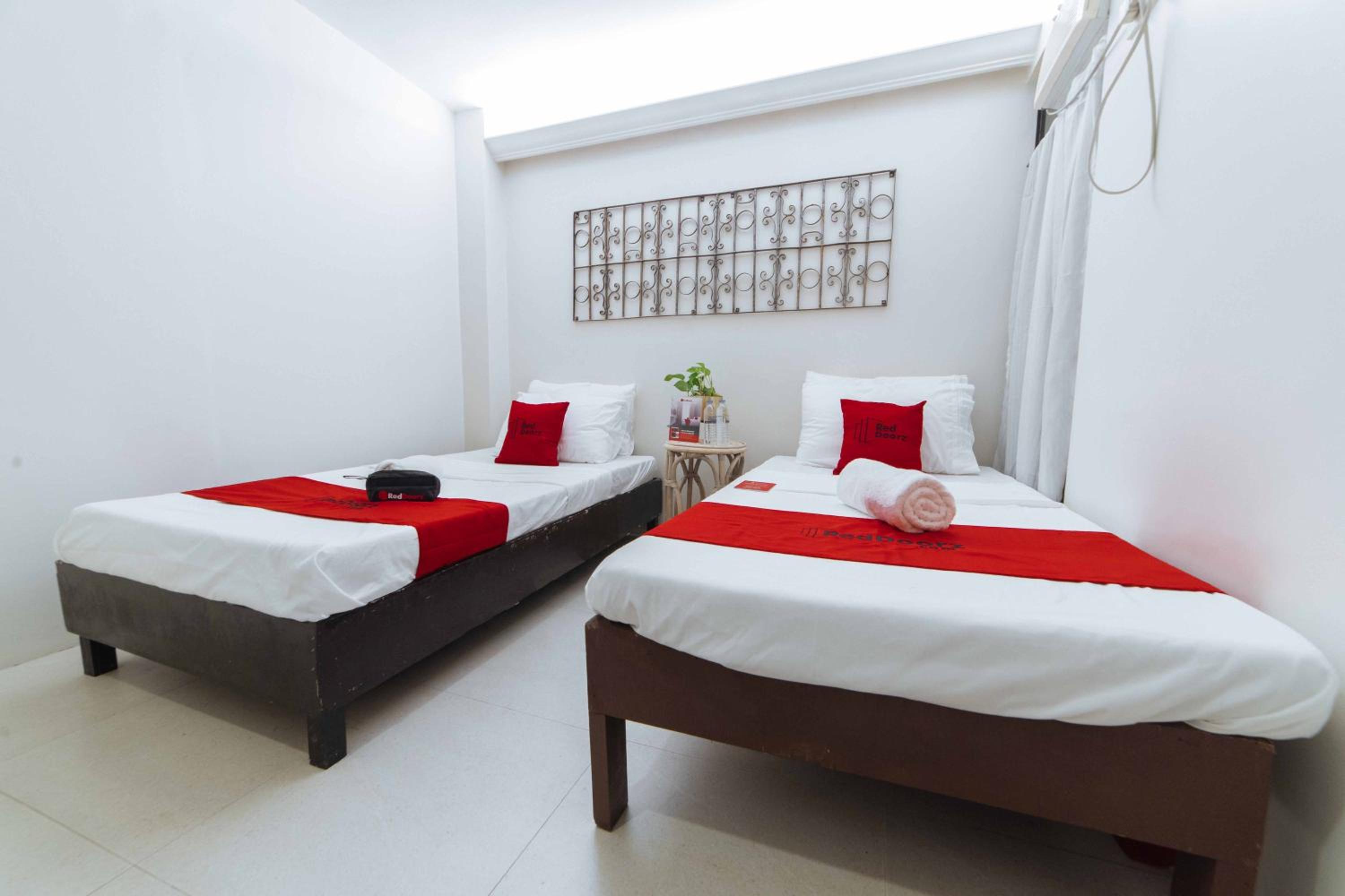 Twin Room - Photo 6