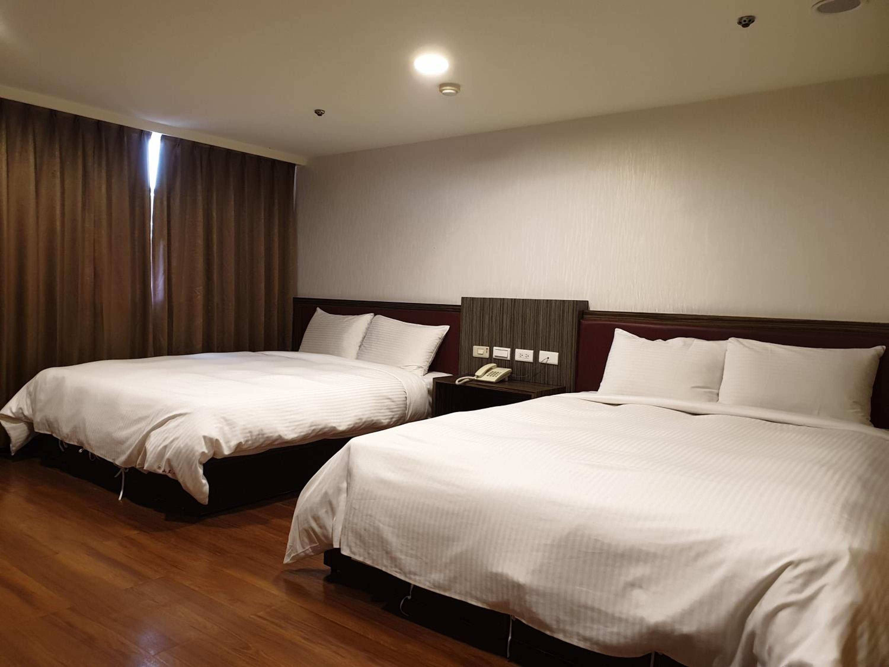 Deluxe Double or Twin Room photo 3