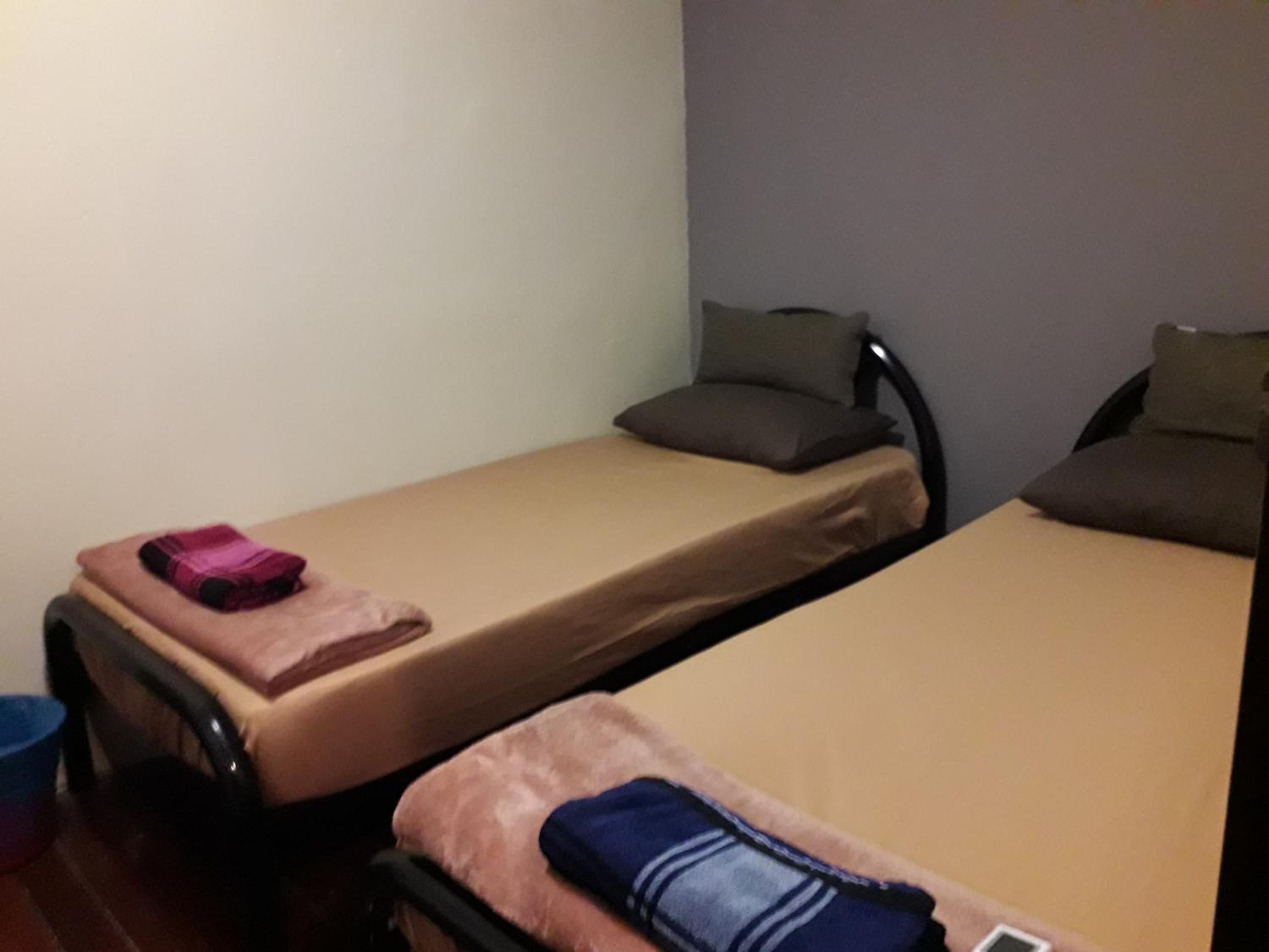 Standard Twin Room with Shared Bathroom photo 2