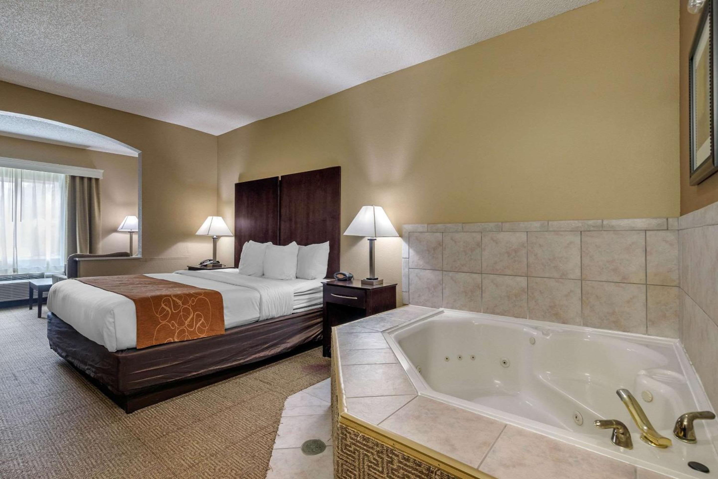 King Room - Accessible/Non-Smoking photo 1