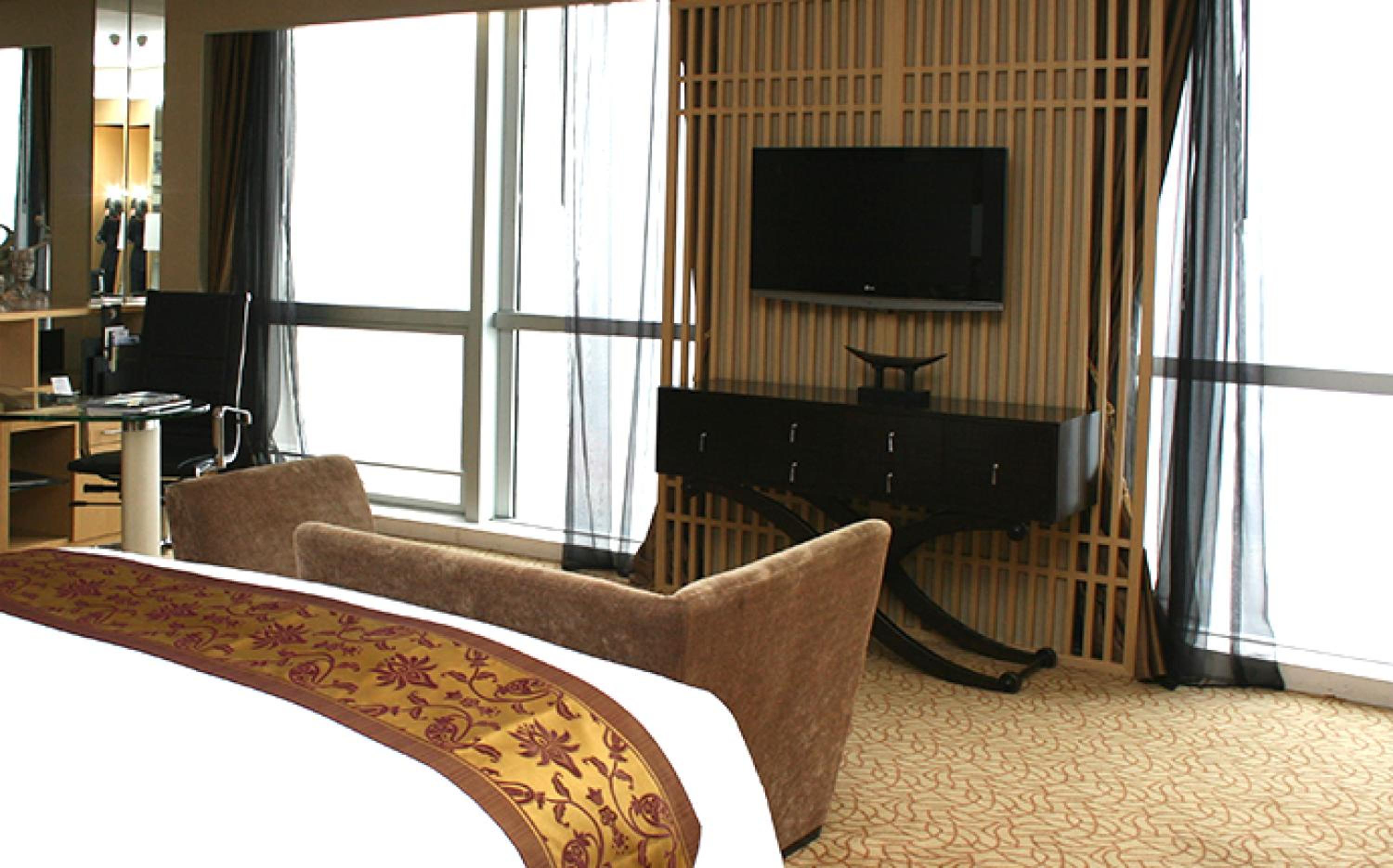 Luxury Twin Room with City View - Club Sofitel - Photo 5