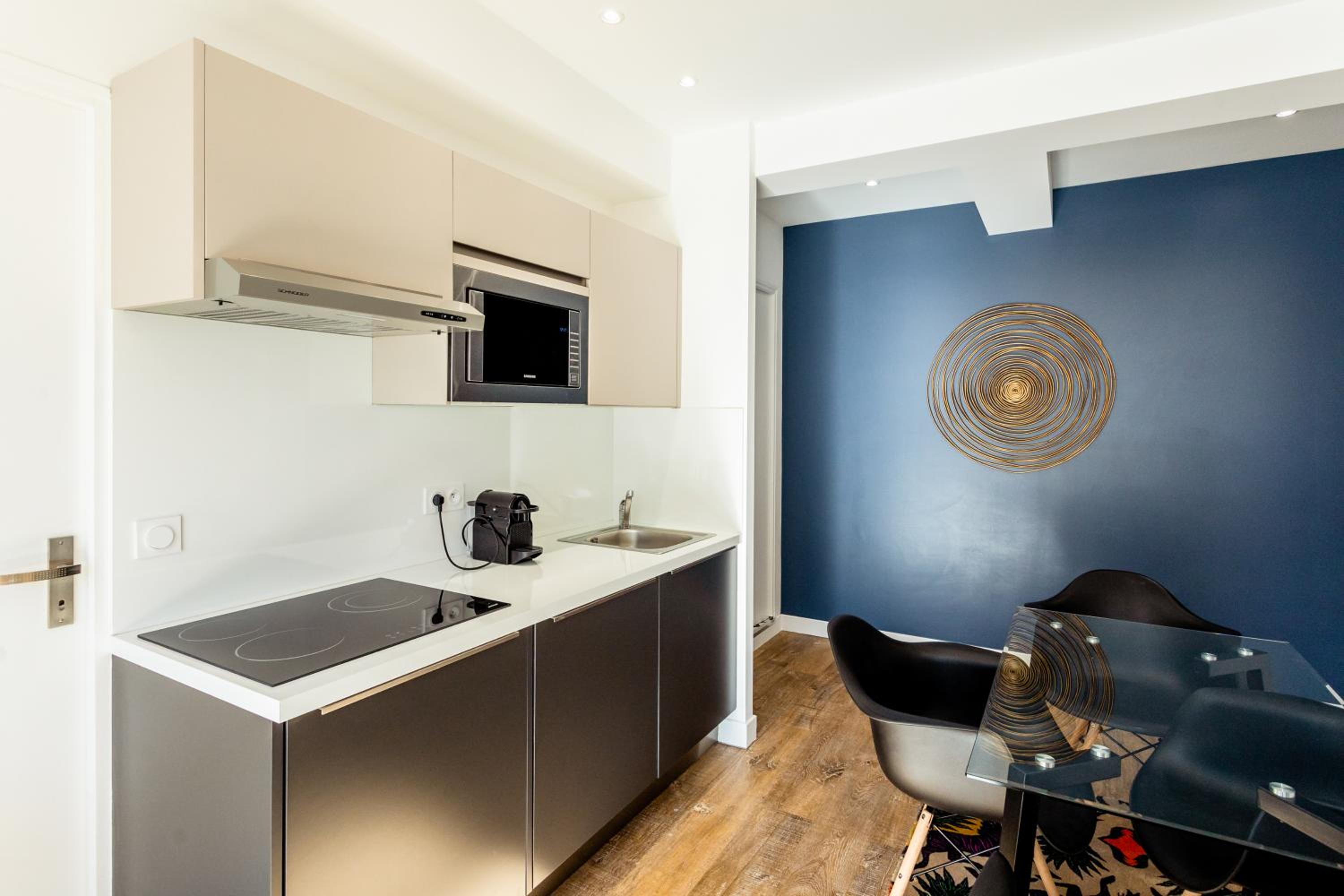 One-Bedroom Apartment