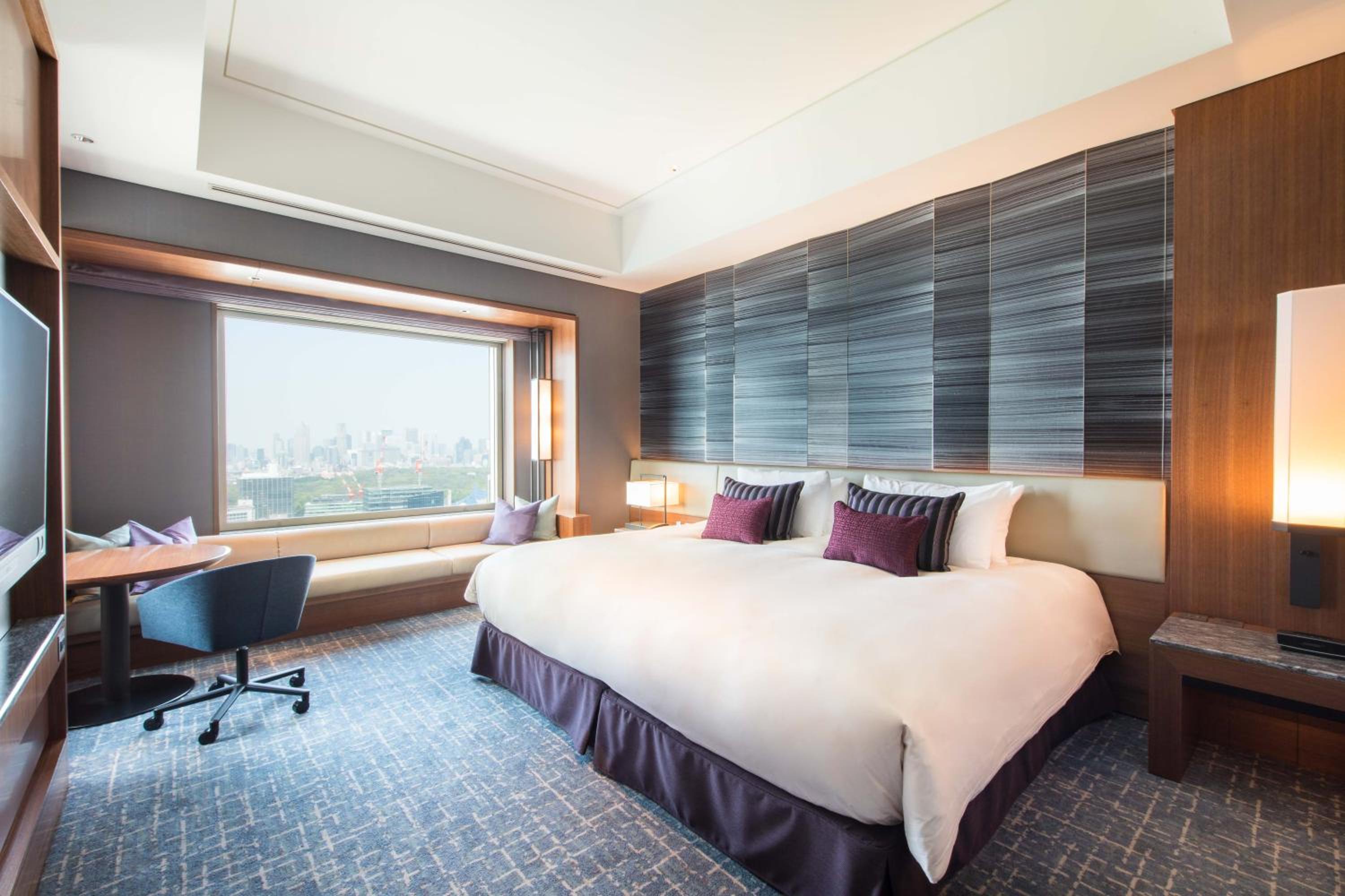 Corner Suite Executive Floor with Lounge Access - Non-Smoking