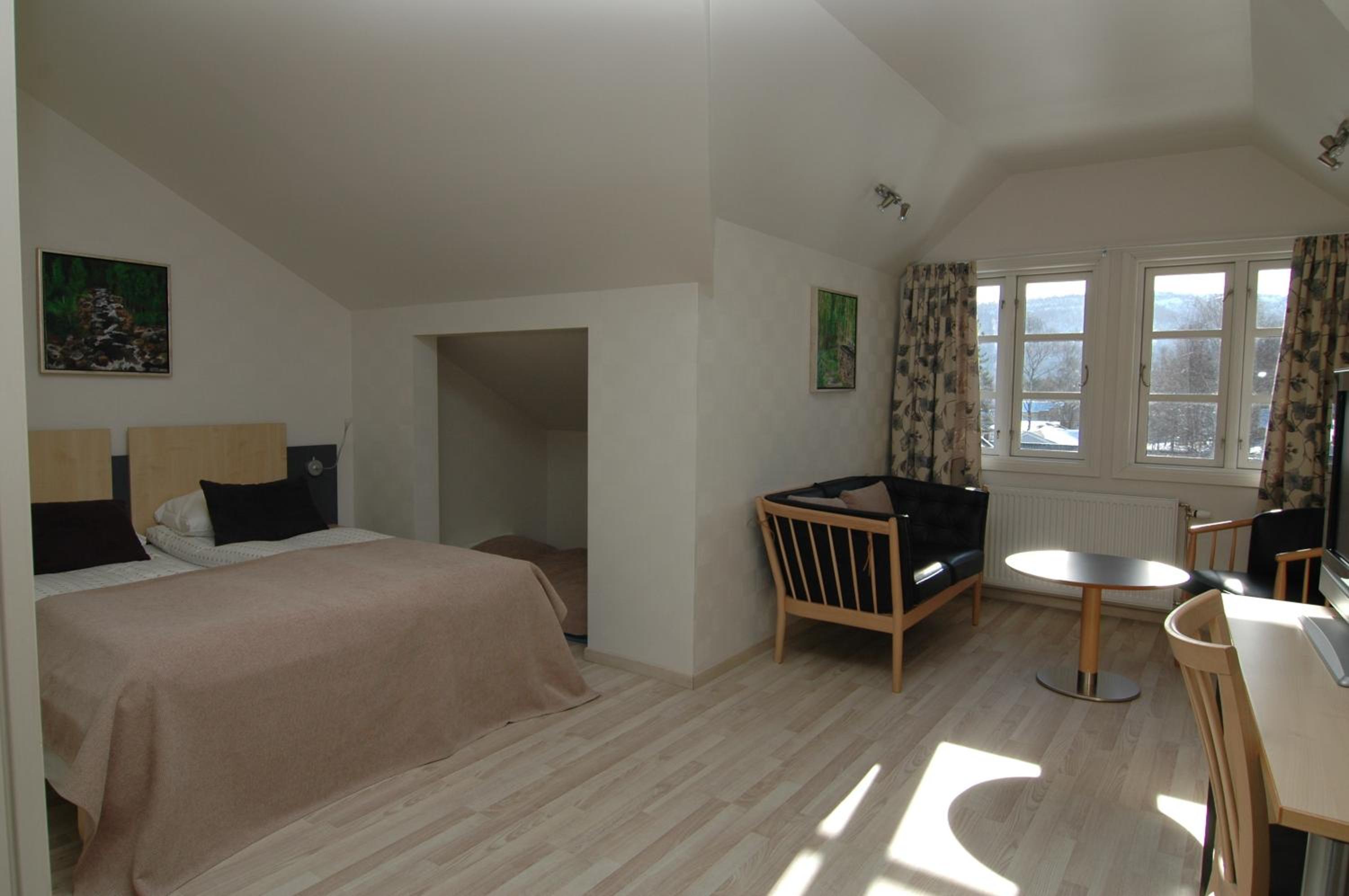Standard Family Room photo 1