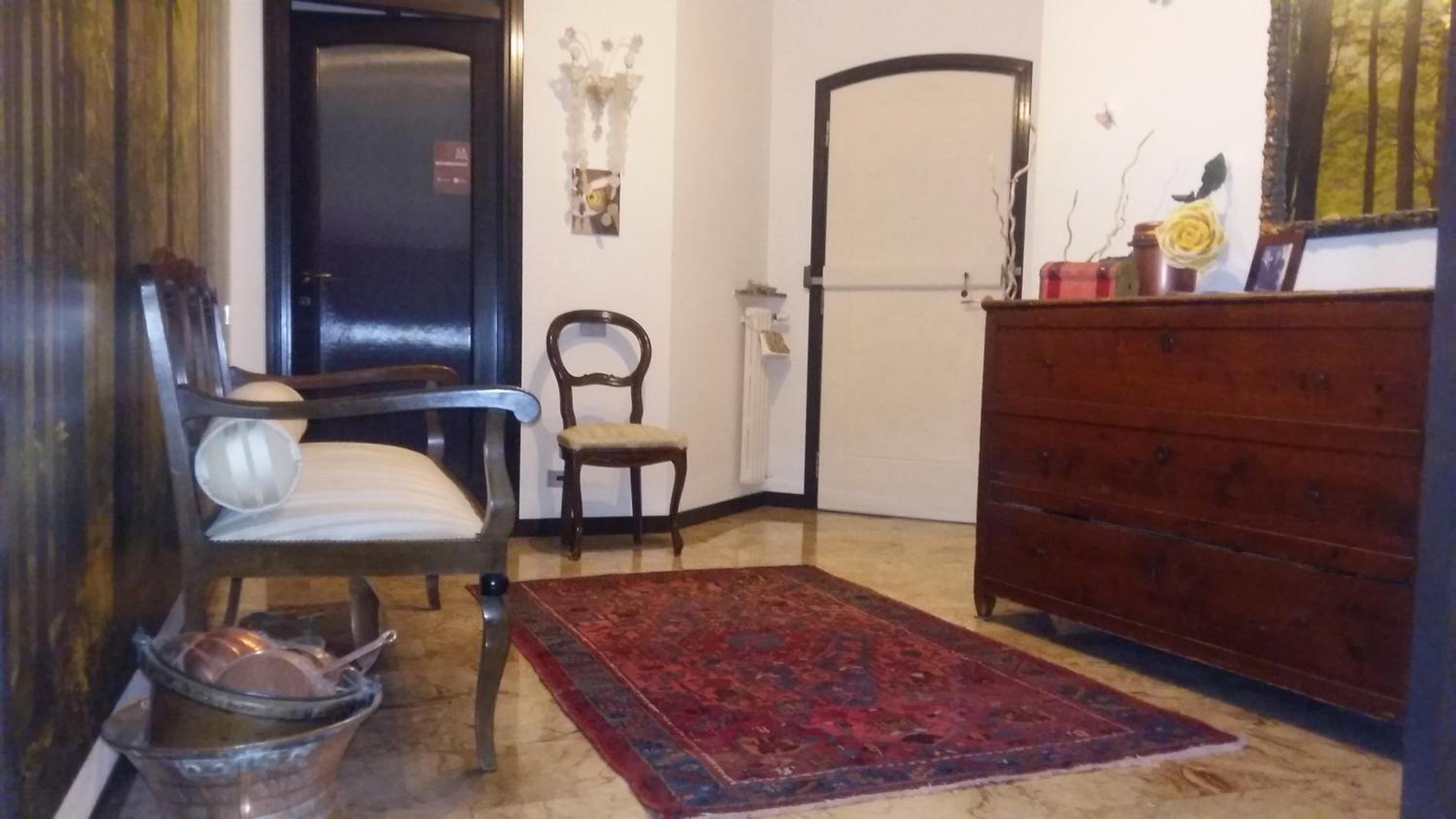 Double Room with Private Bathroom - Photo 12