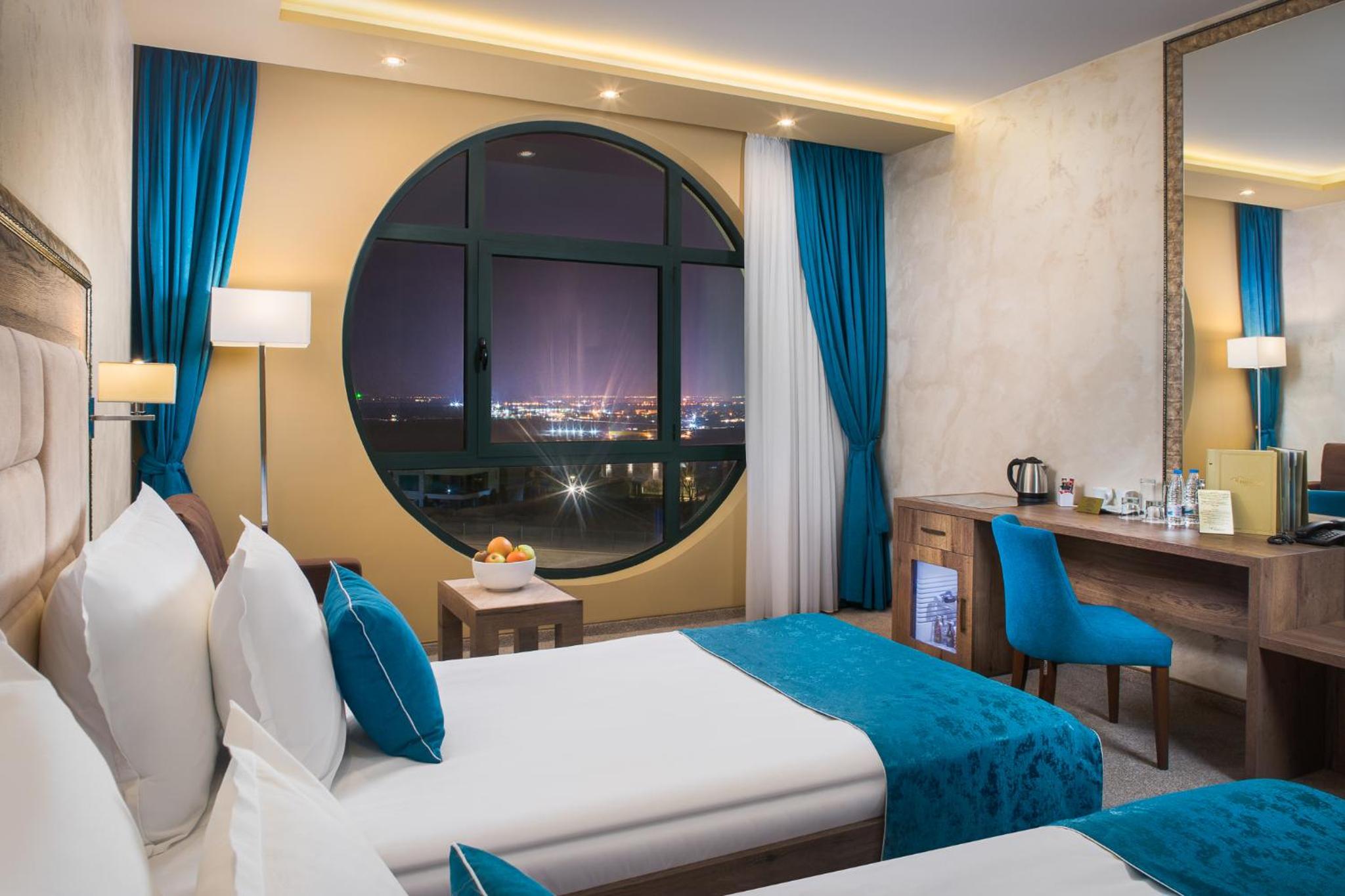 Standard Double Room (No Balcony) photo 2
