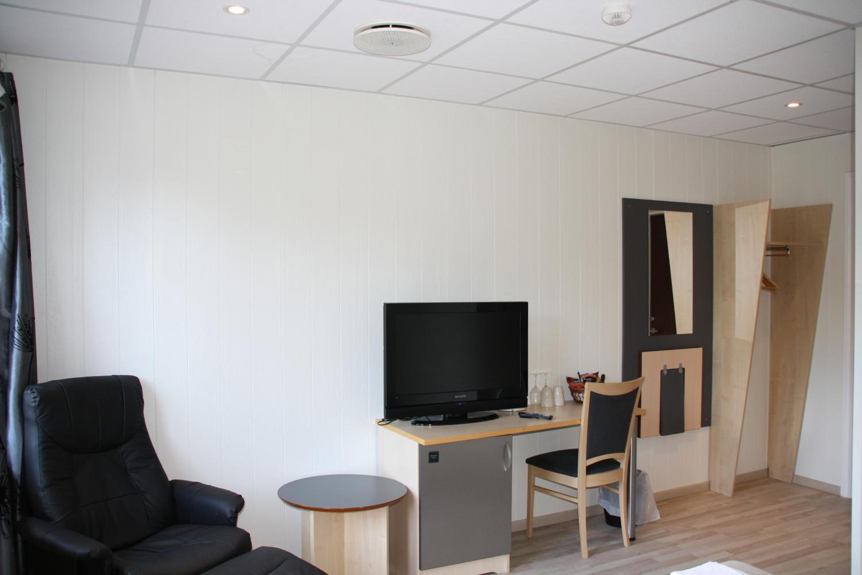 Standard Twin Room photo 3