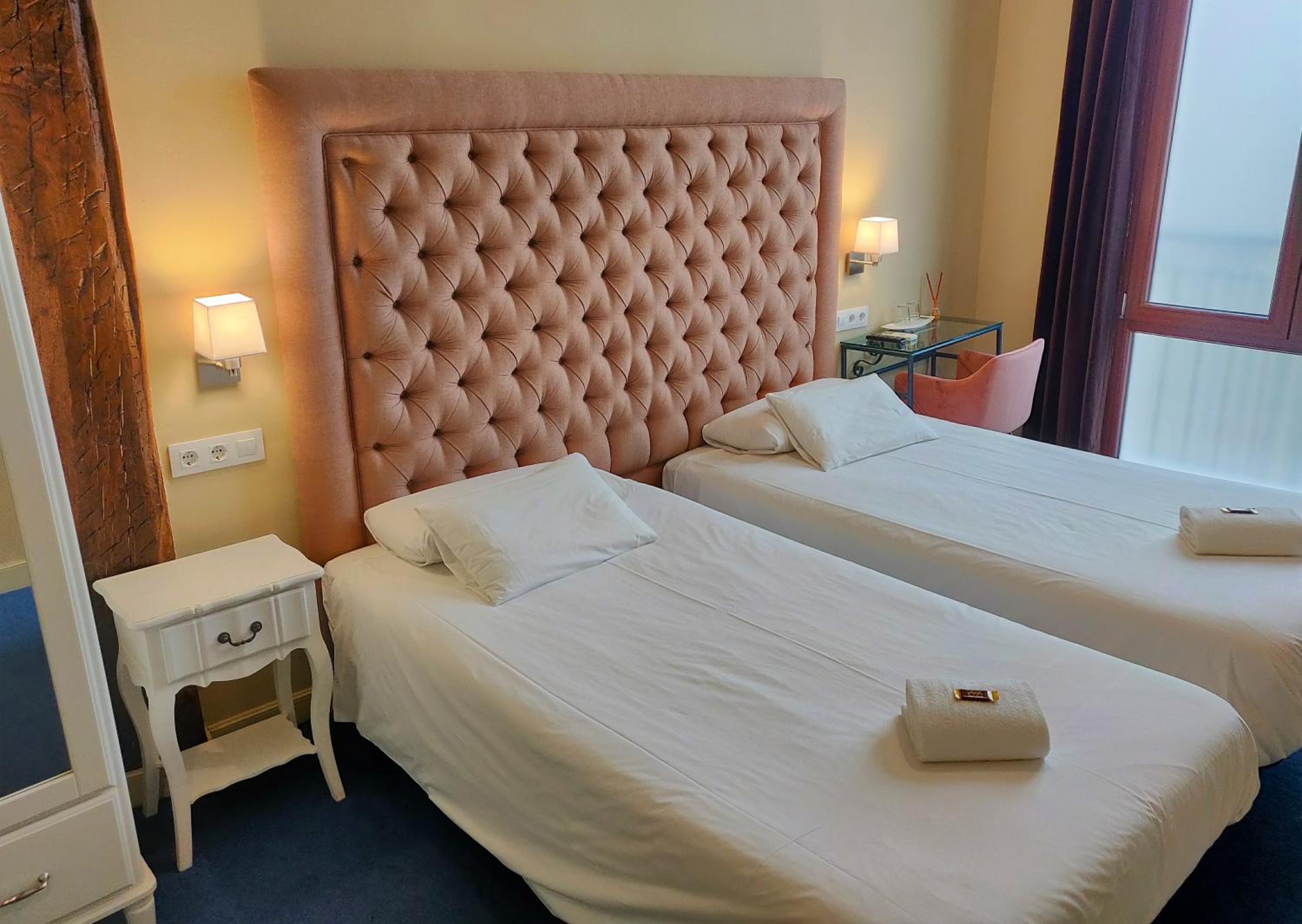 Twin Room - Photo 7