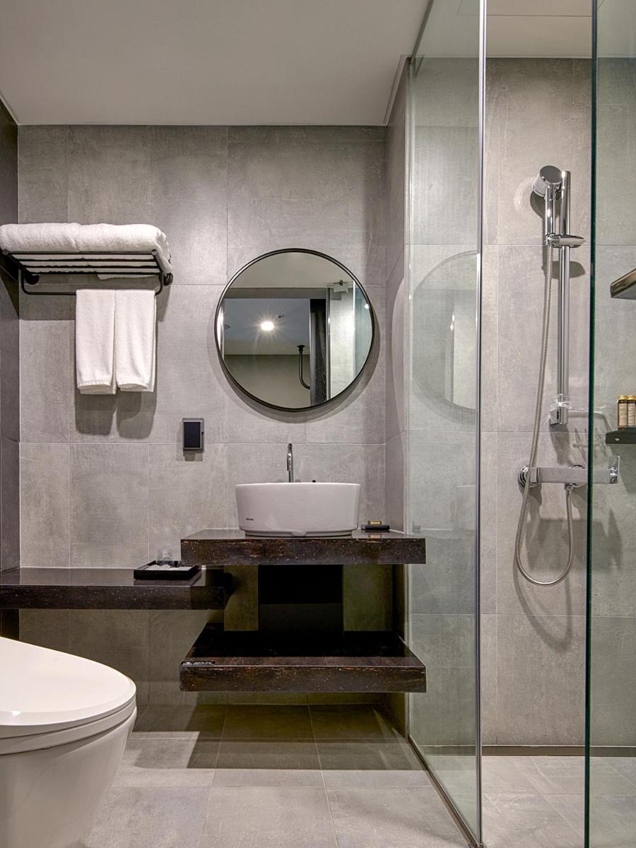 Standard Double Room - Photo 12
