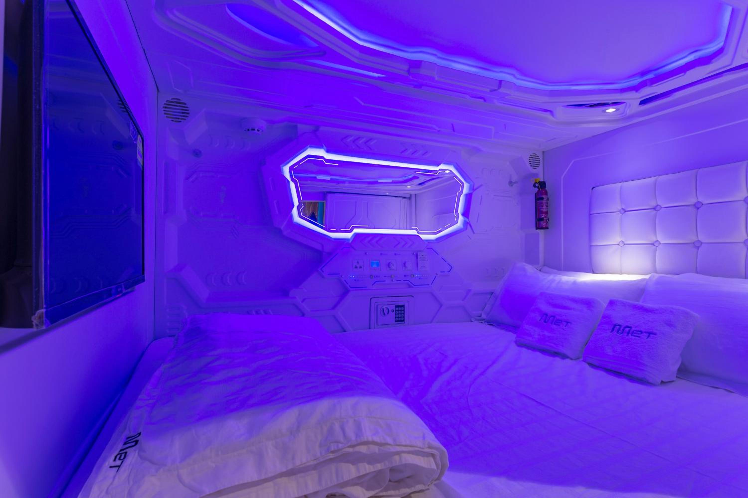 Double Space Pod photo 3
