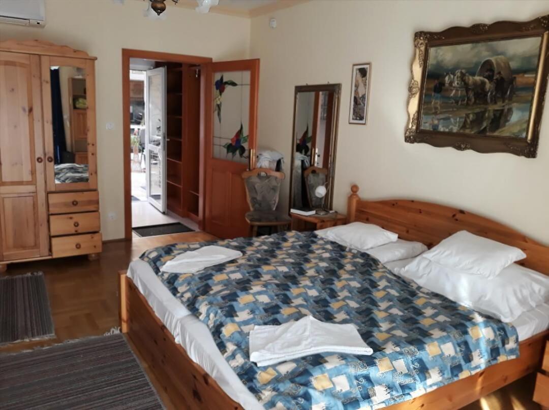 Triple Room with Private Bathroom photo 1