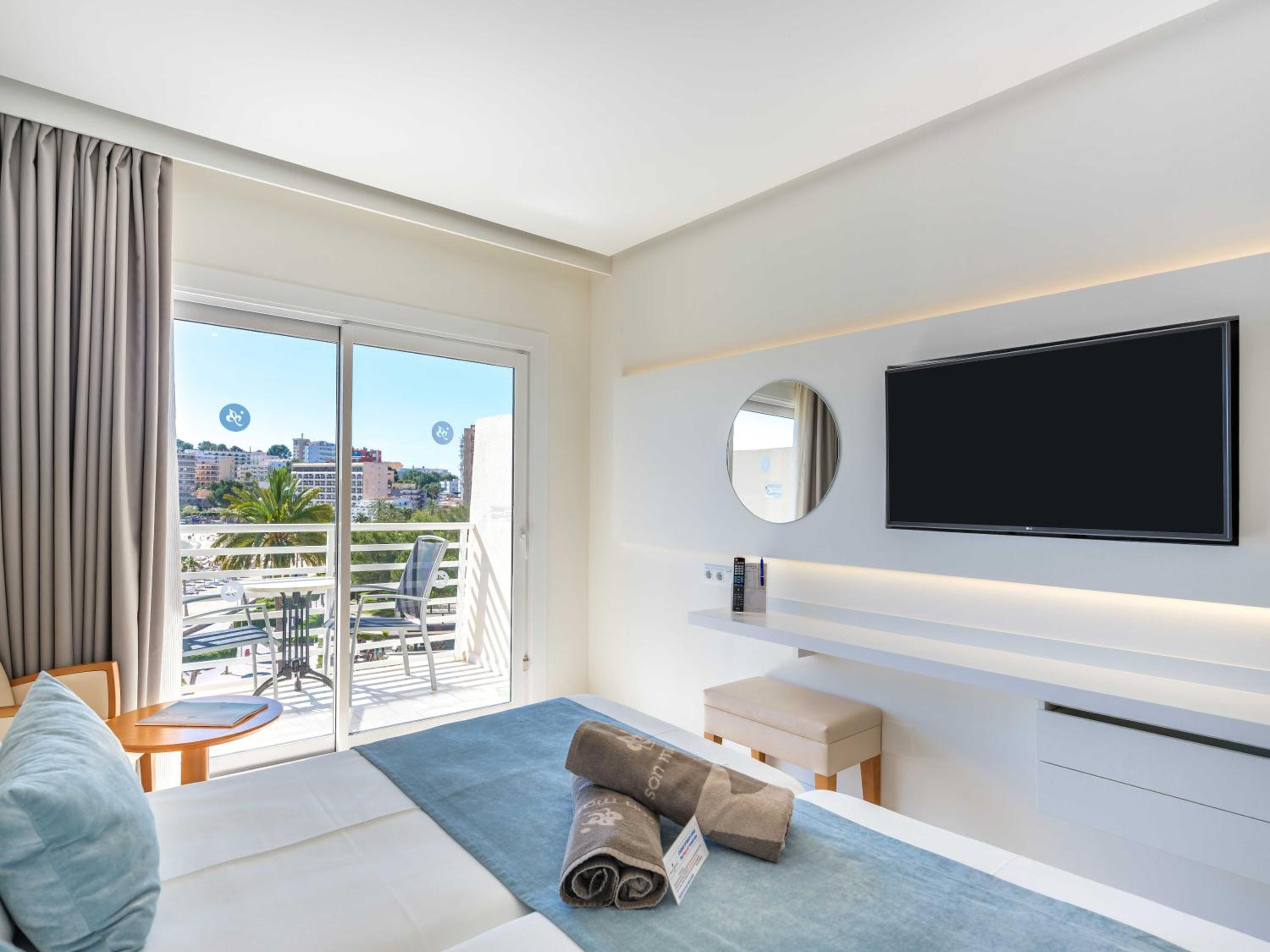 Twin Room with Sea View