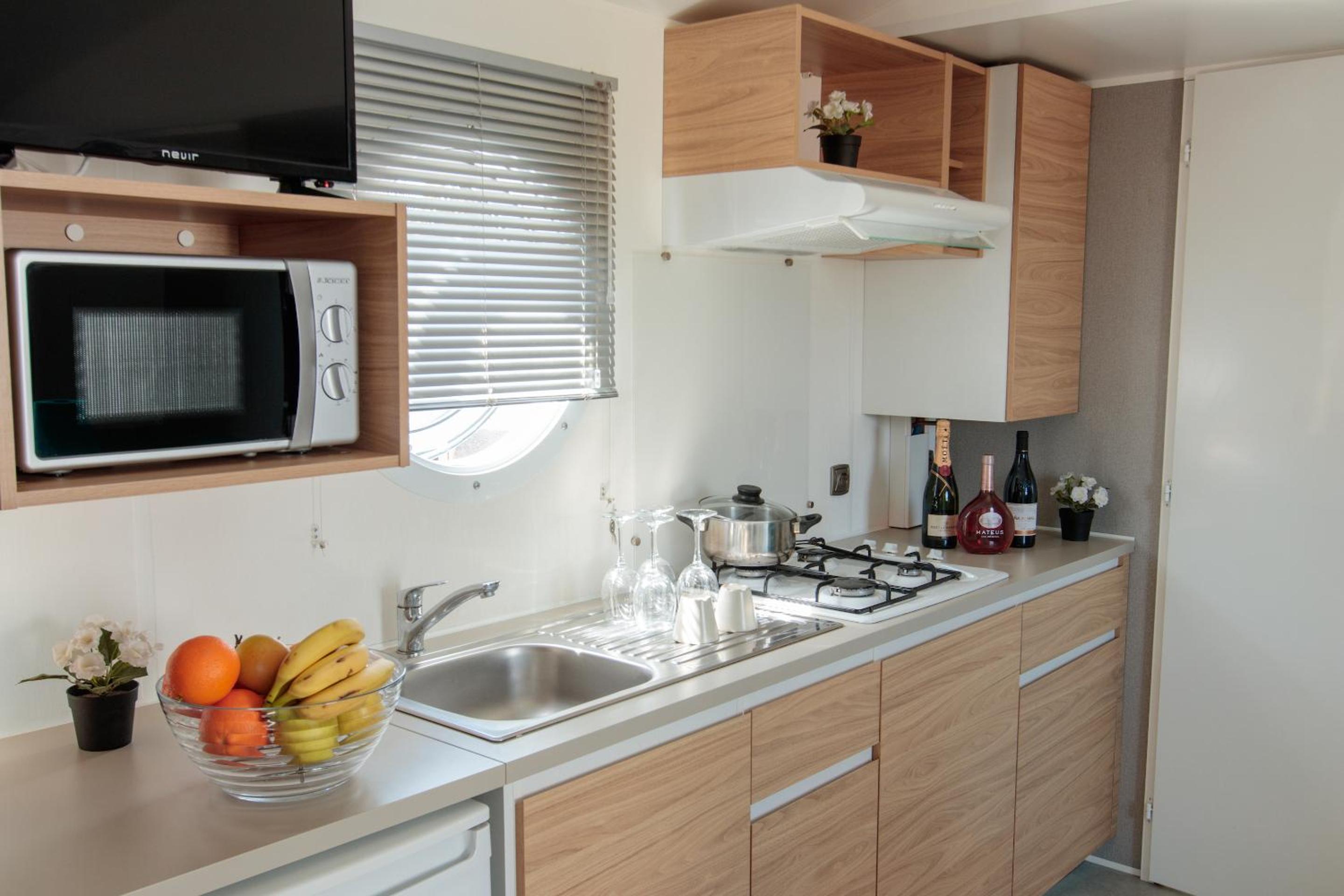 Two Bedroom Deluxe Bungalow - Photo 8