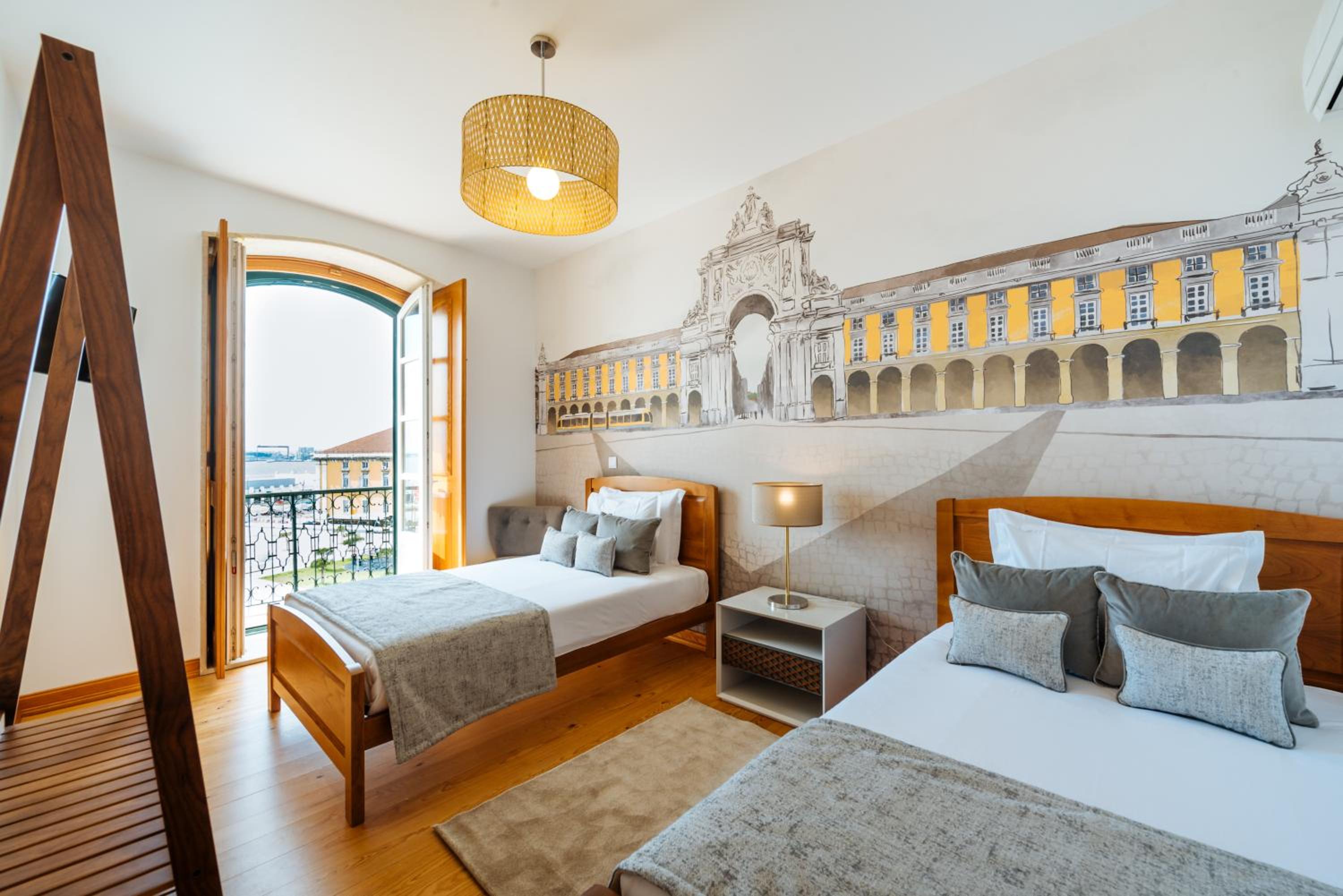 Family Two-Bedroom Apartment with River View  - Photo 8