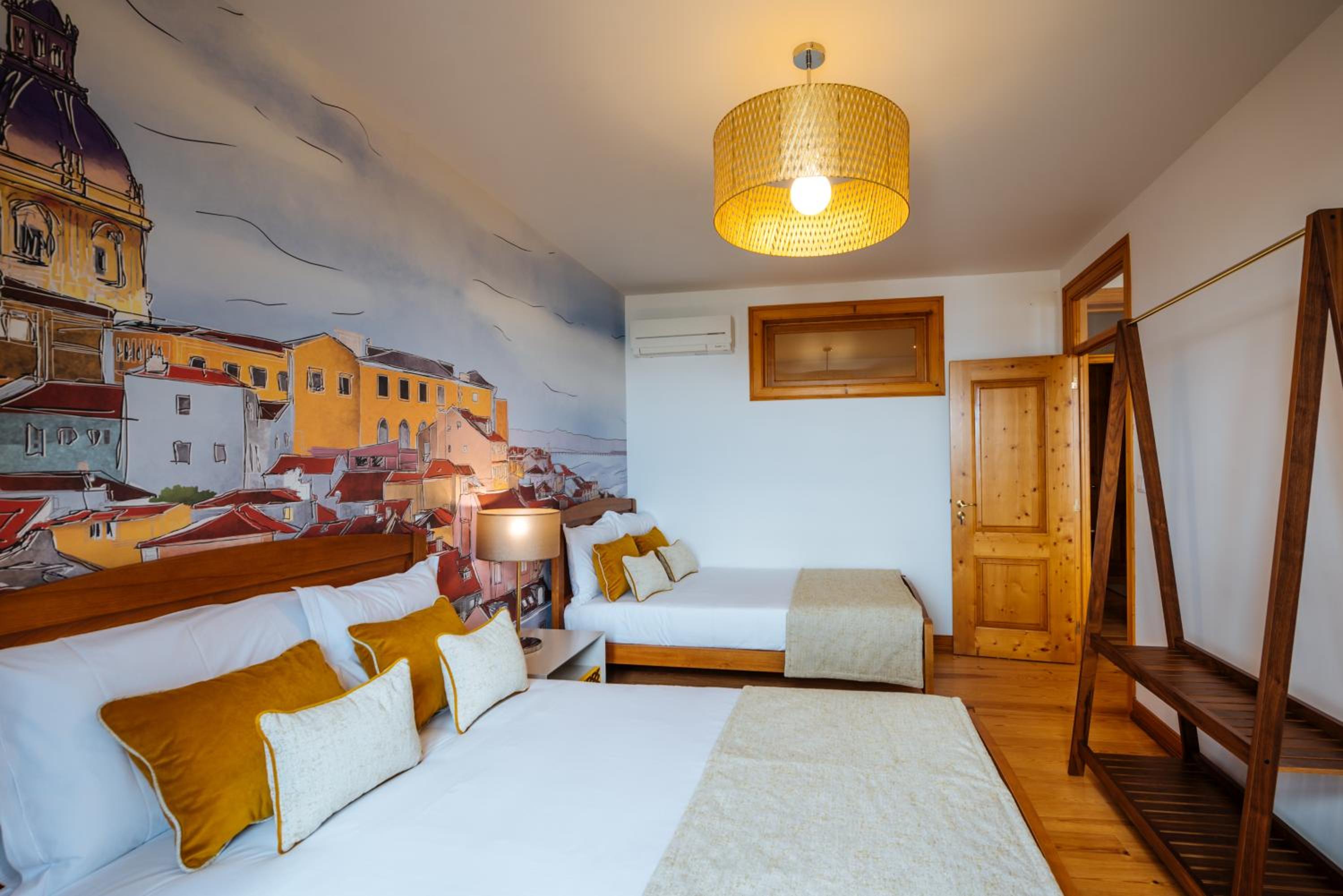 Family Two-Bedroom Apartment with River View  - Photo 9