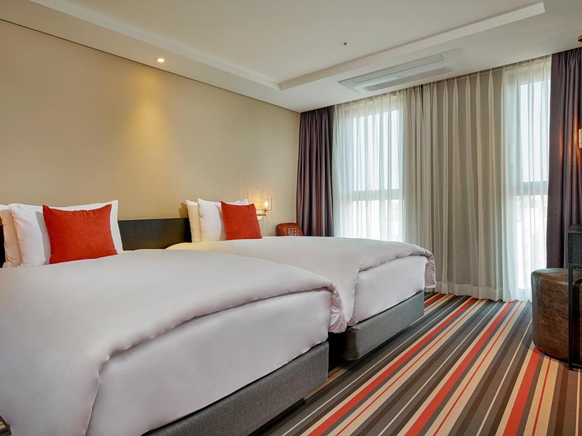 Standard Twin Room - Photo 16