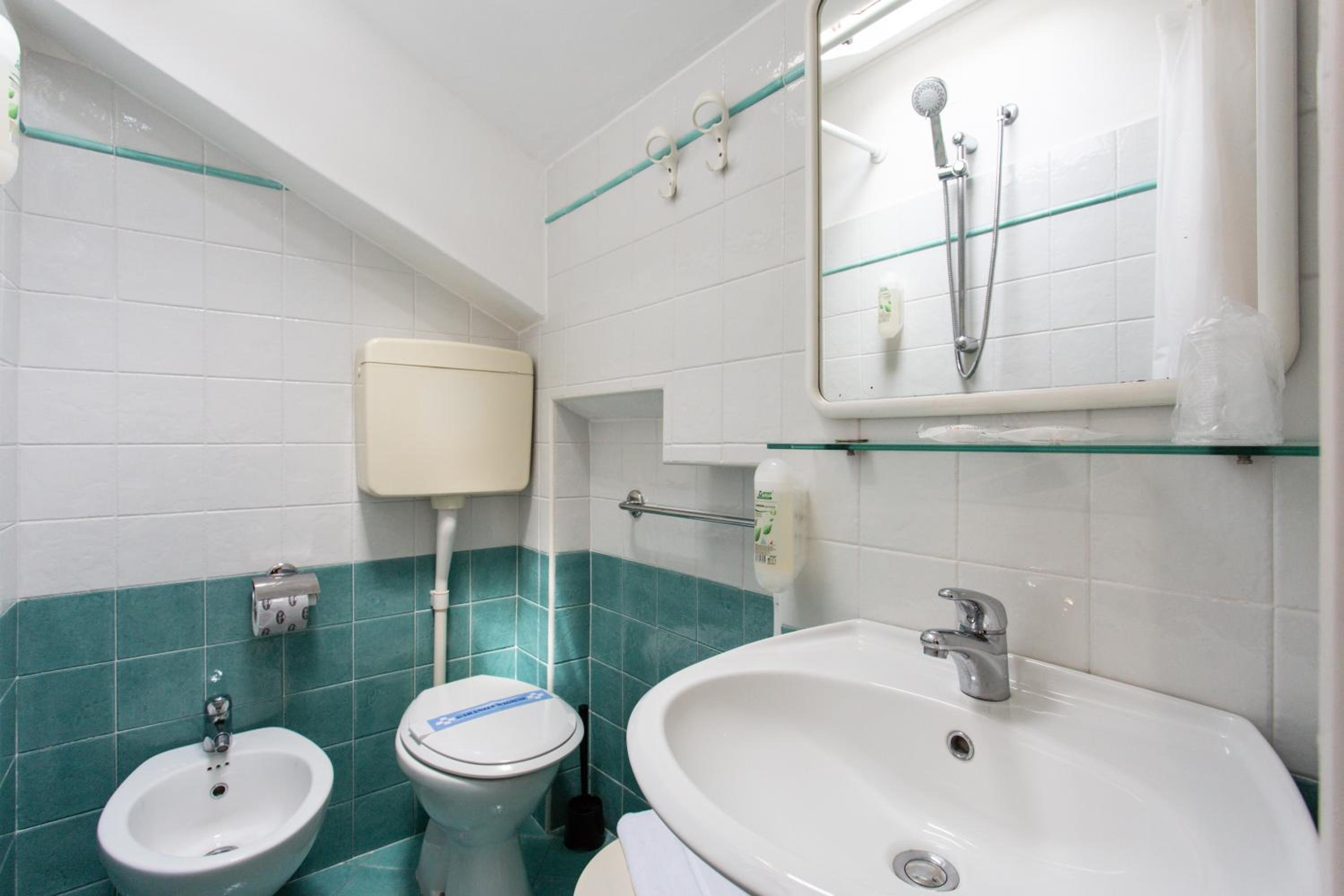 Single Room photo 2
