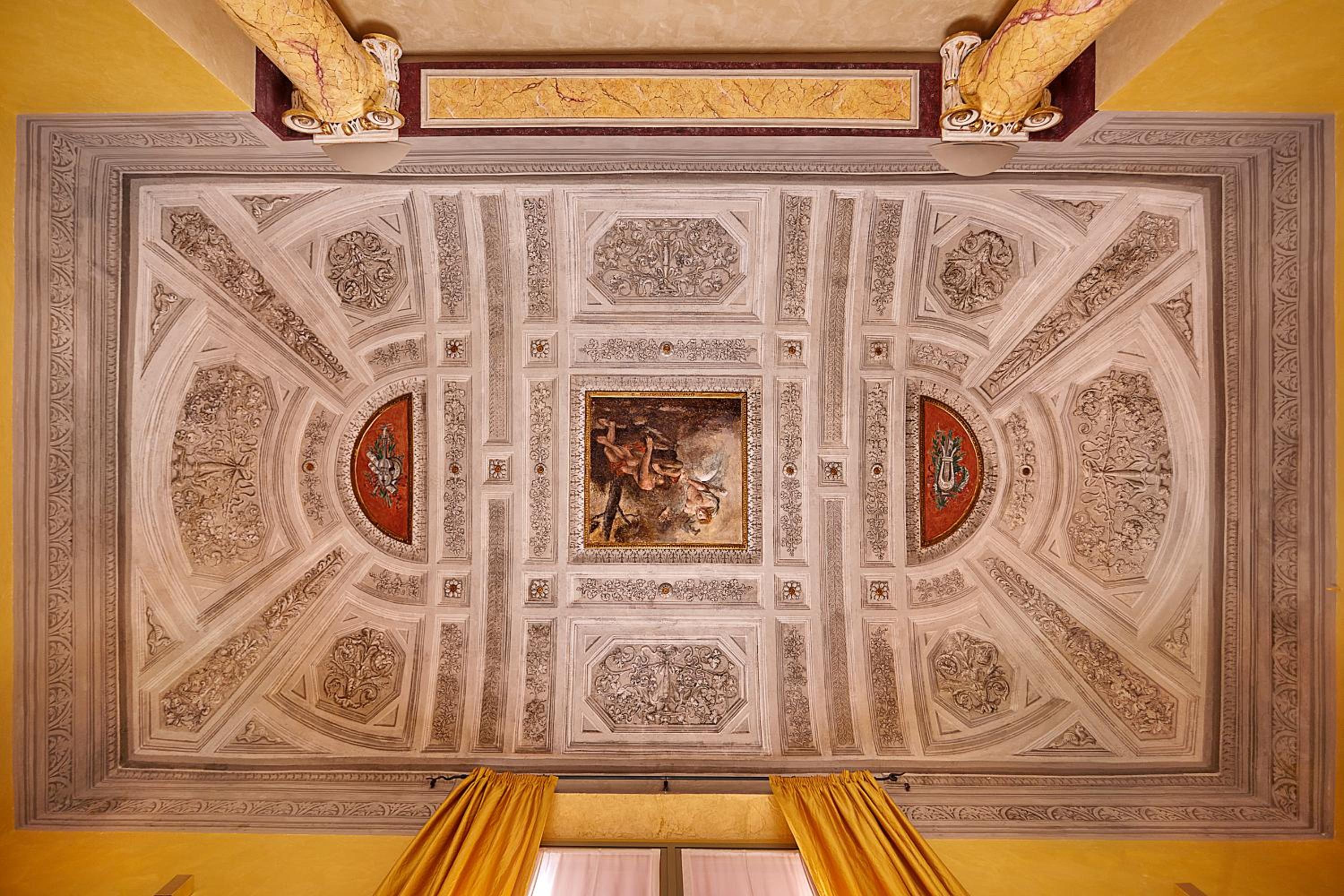 Superior King Room photo 2