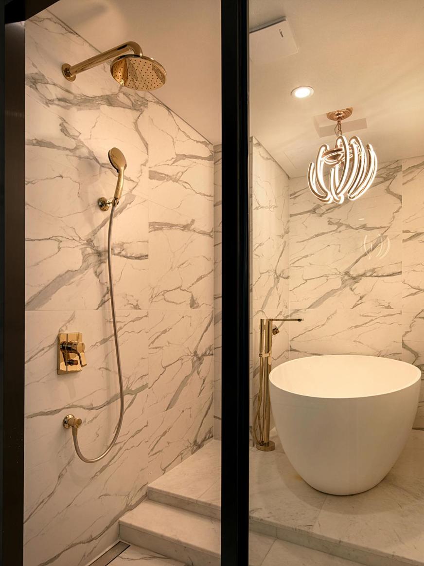 One-Bedroom Suite - Photo 7