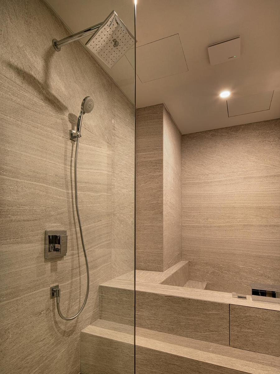 Two-Bedroom Suite - Photo 4