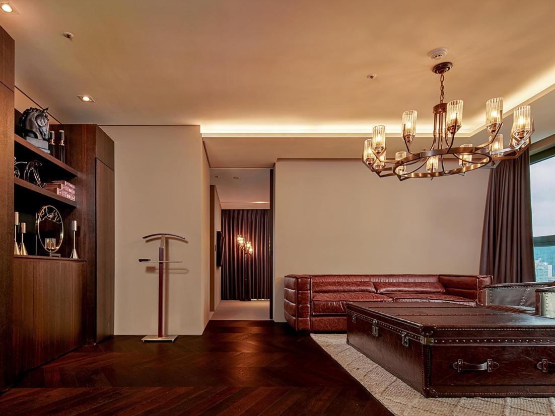 Two-Bedroom Suite - Photo 3