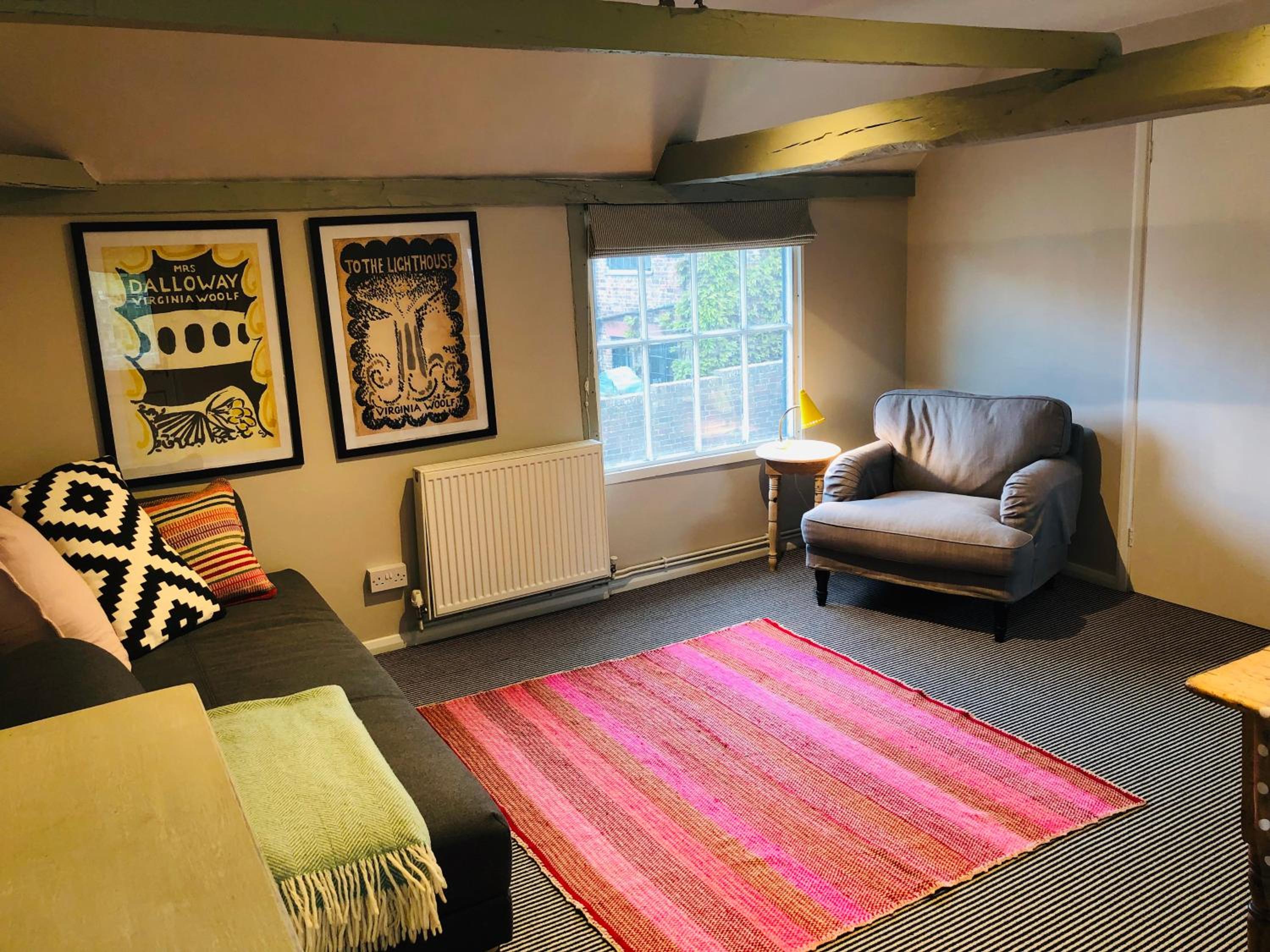 One-Bedroom Apartment photo 2