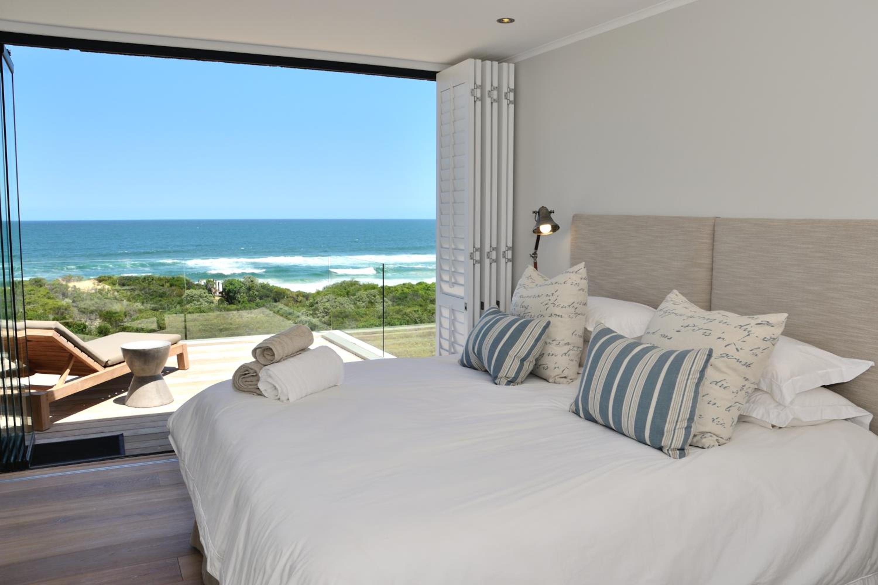 Five-Bredroom Villa with Sea View photo 2