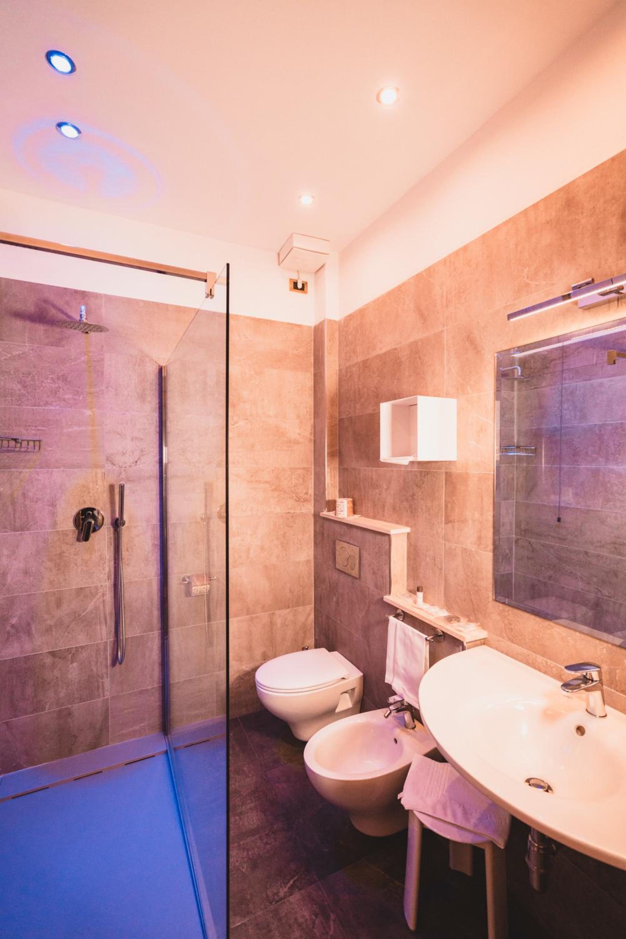 Superior Double Room - Photo 4