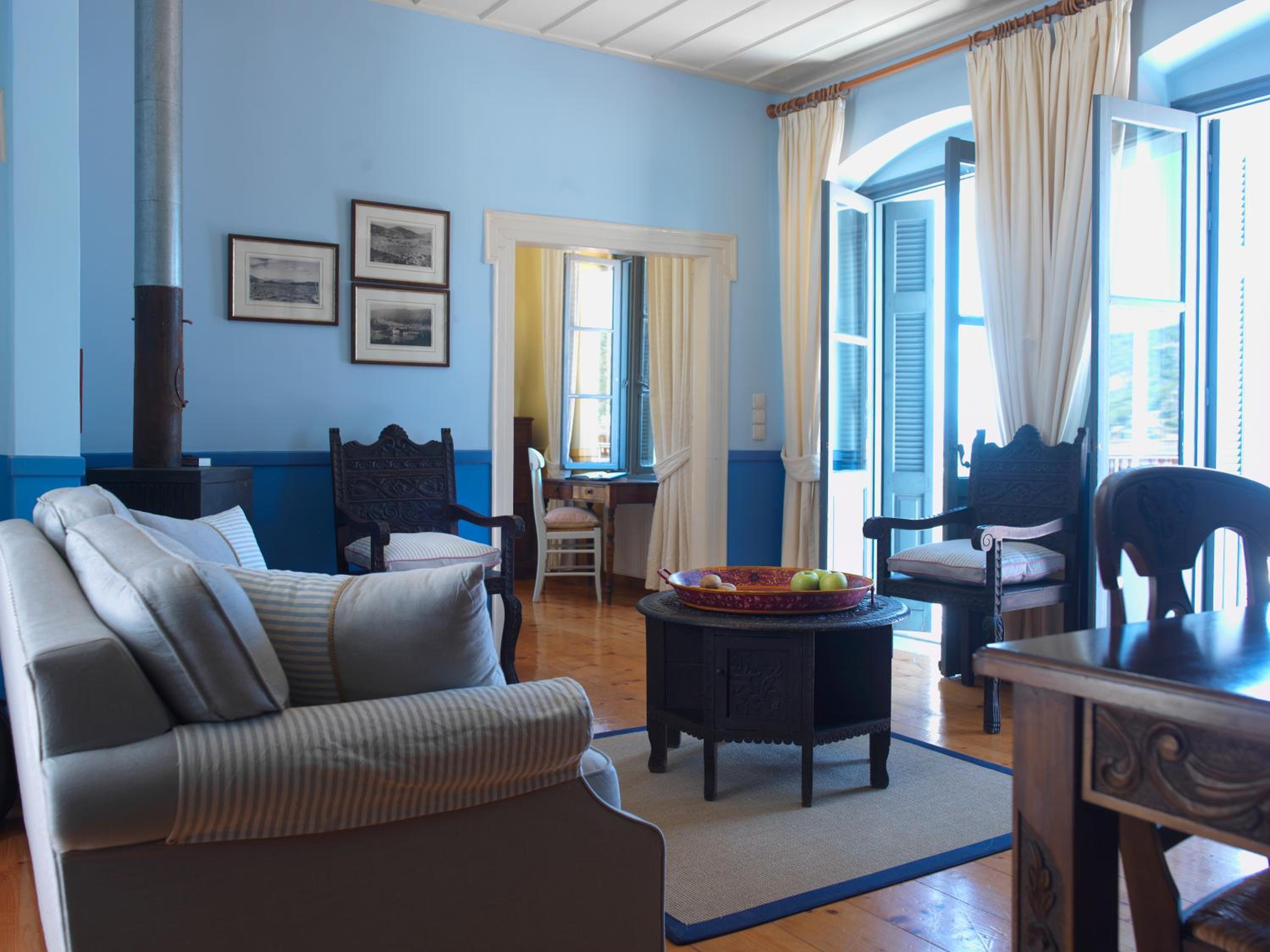 Apartment with Sea View - Photo 3