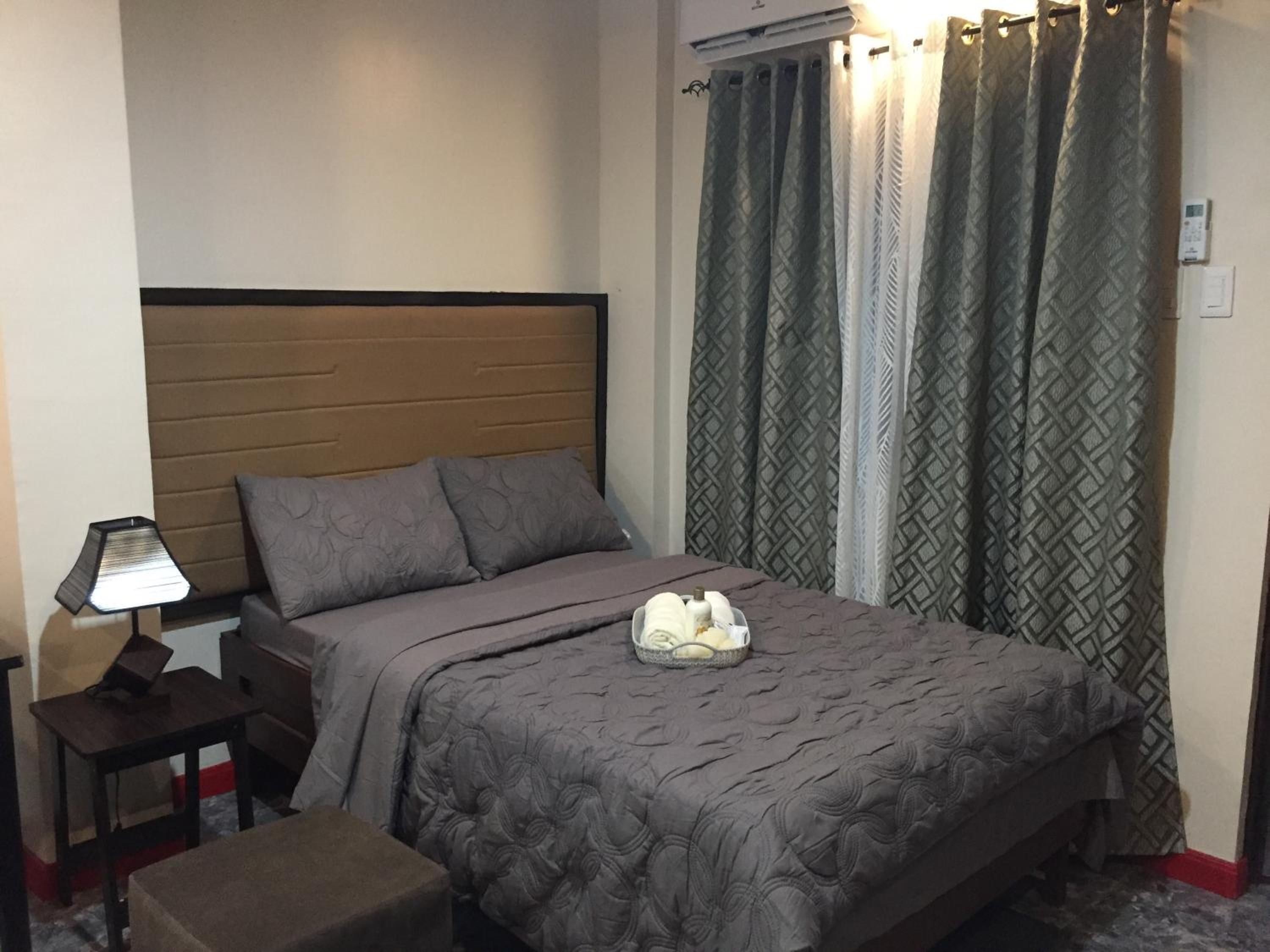 One-Bedroom Apartment - Photo 11