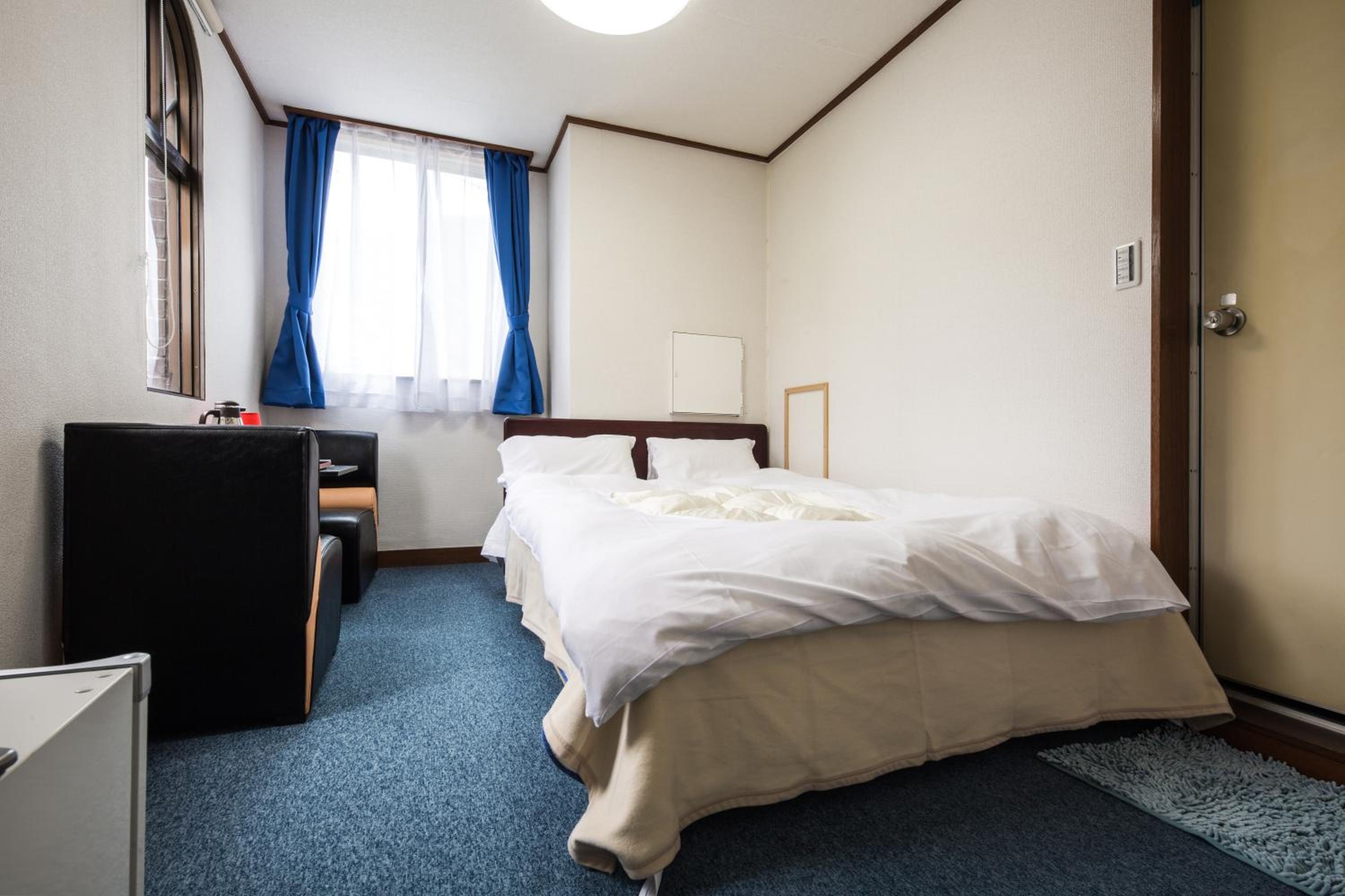 Double Room - Photo 10