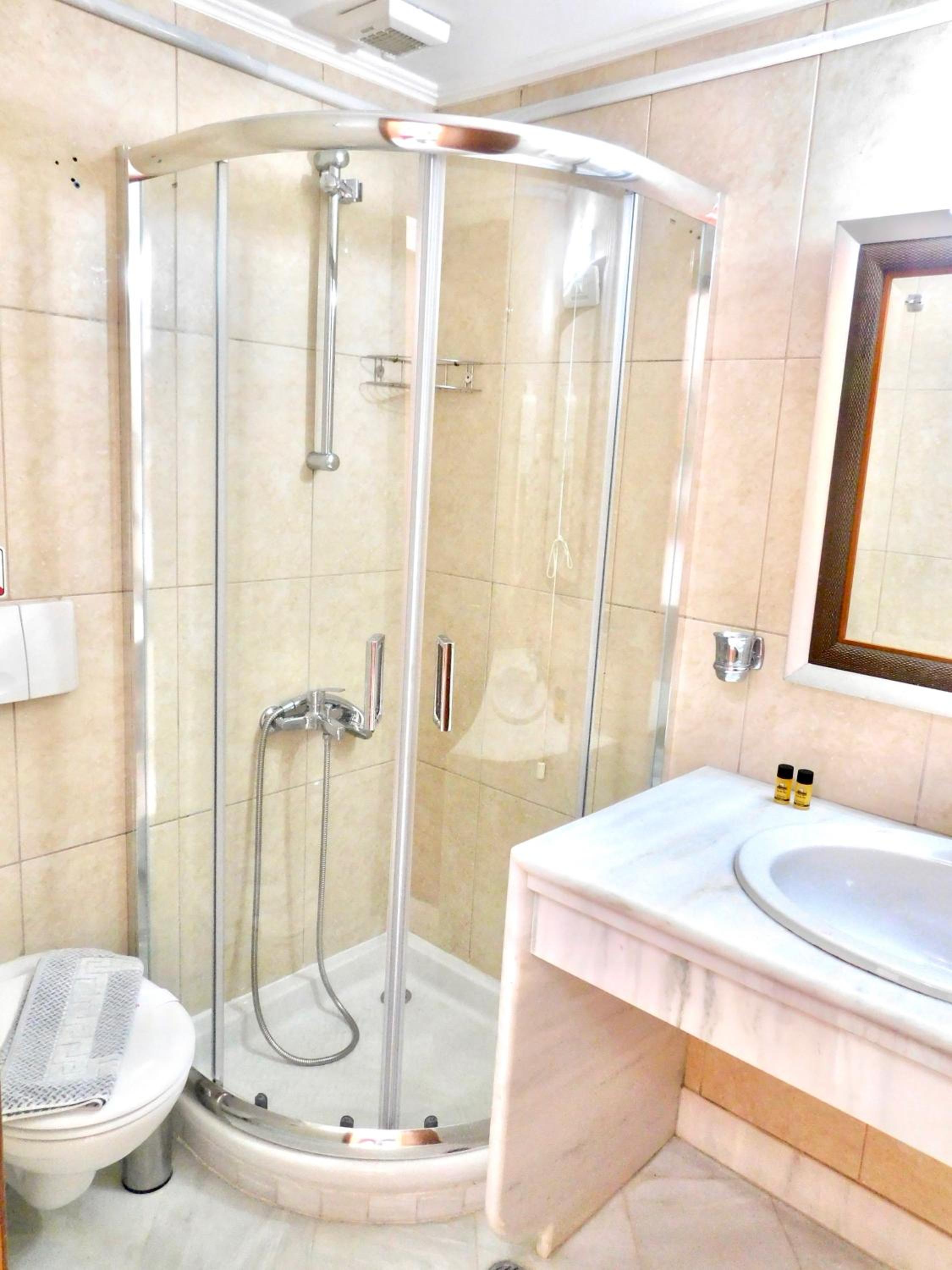 Maisonette with Side Sea View - Photo 16