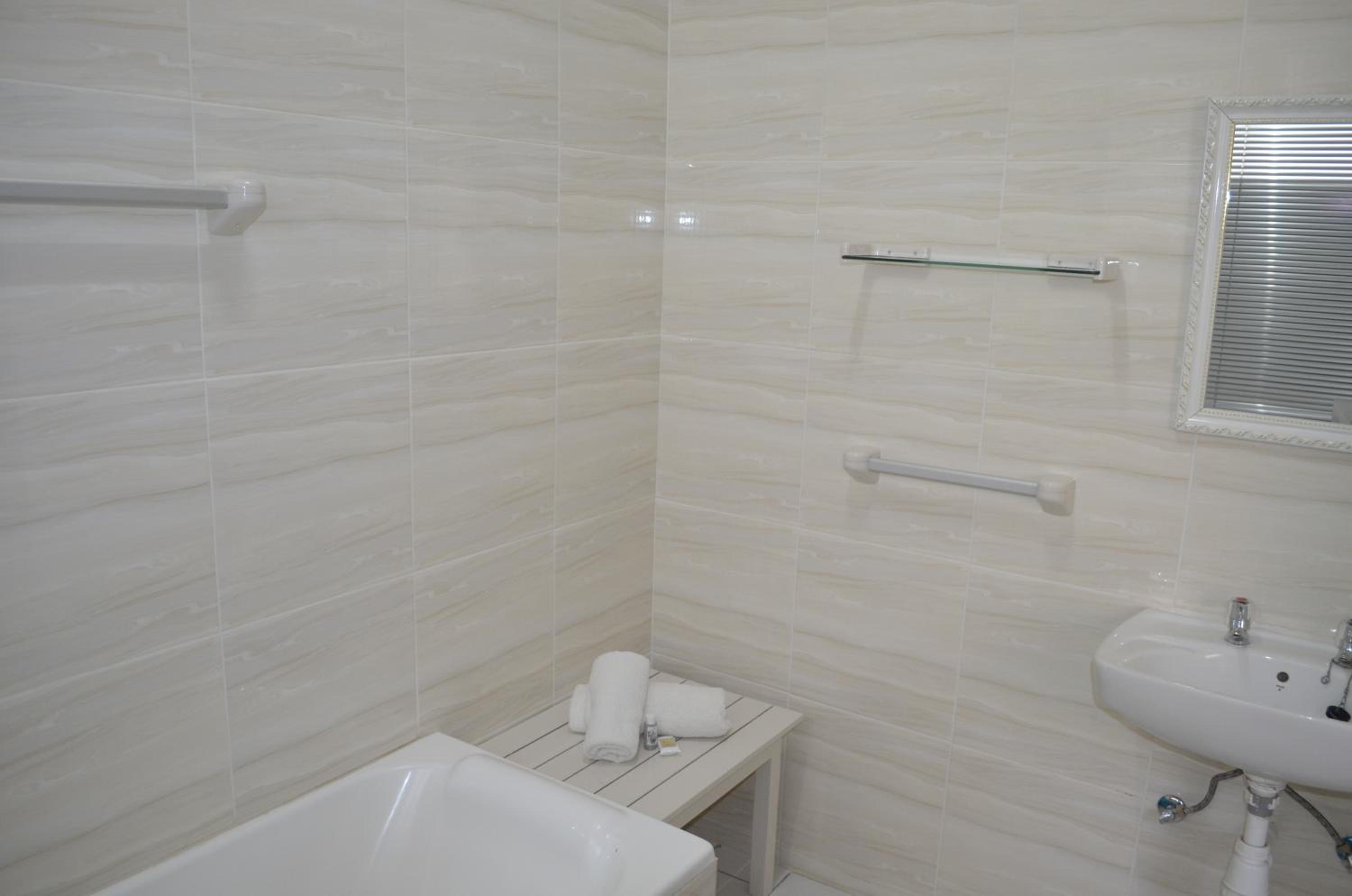 Deluxe Double Room with Bath photo 2