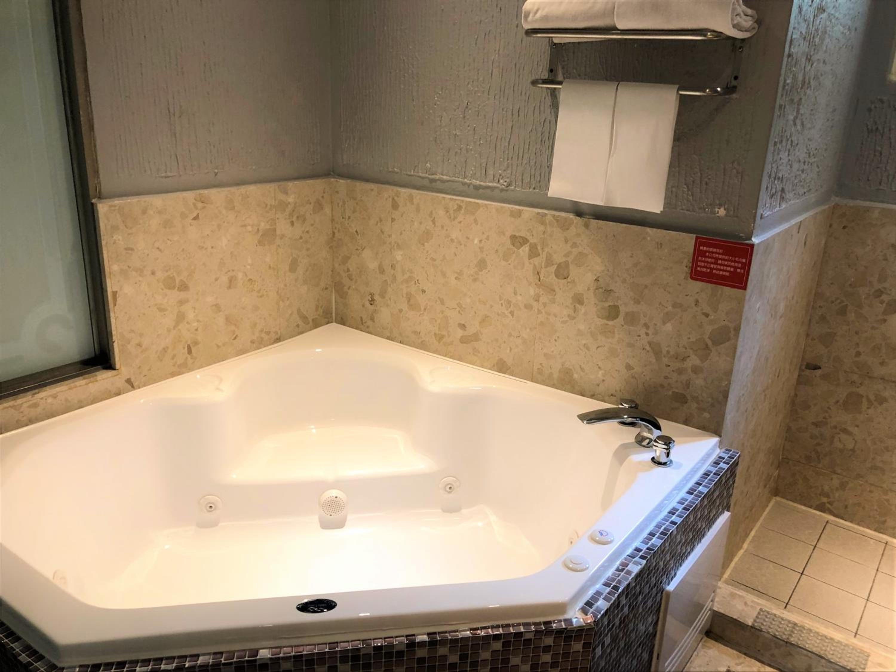 Double Room with Spa Bath photo 3