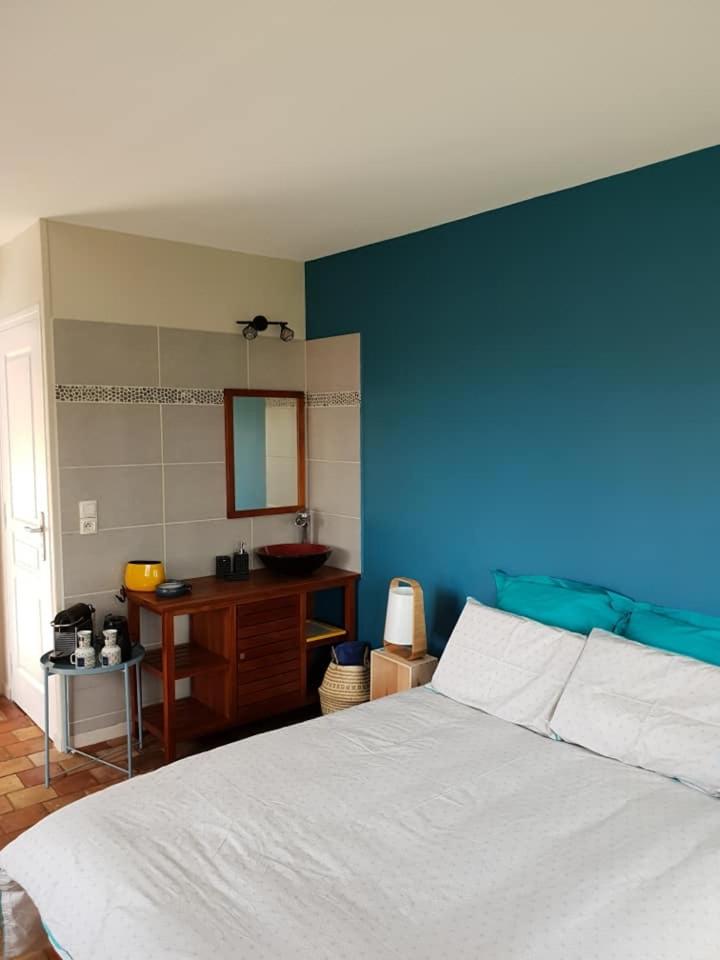 Double Room with Private Bathroom - Photo 3