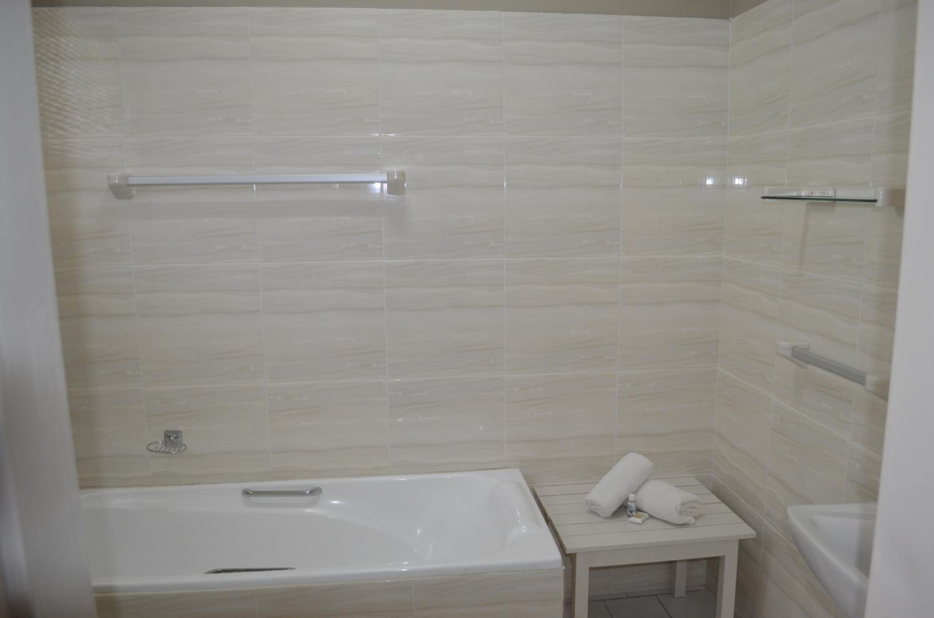 Deluxe Double Room with Bath photo 3