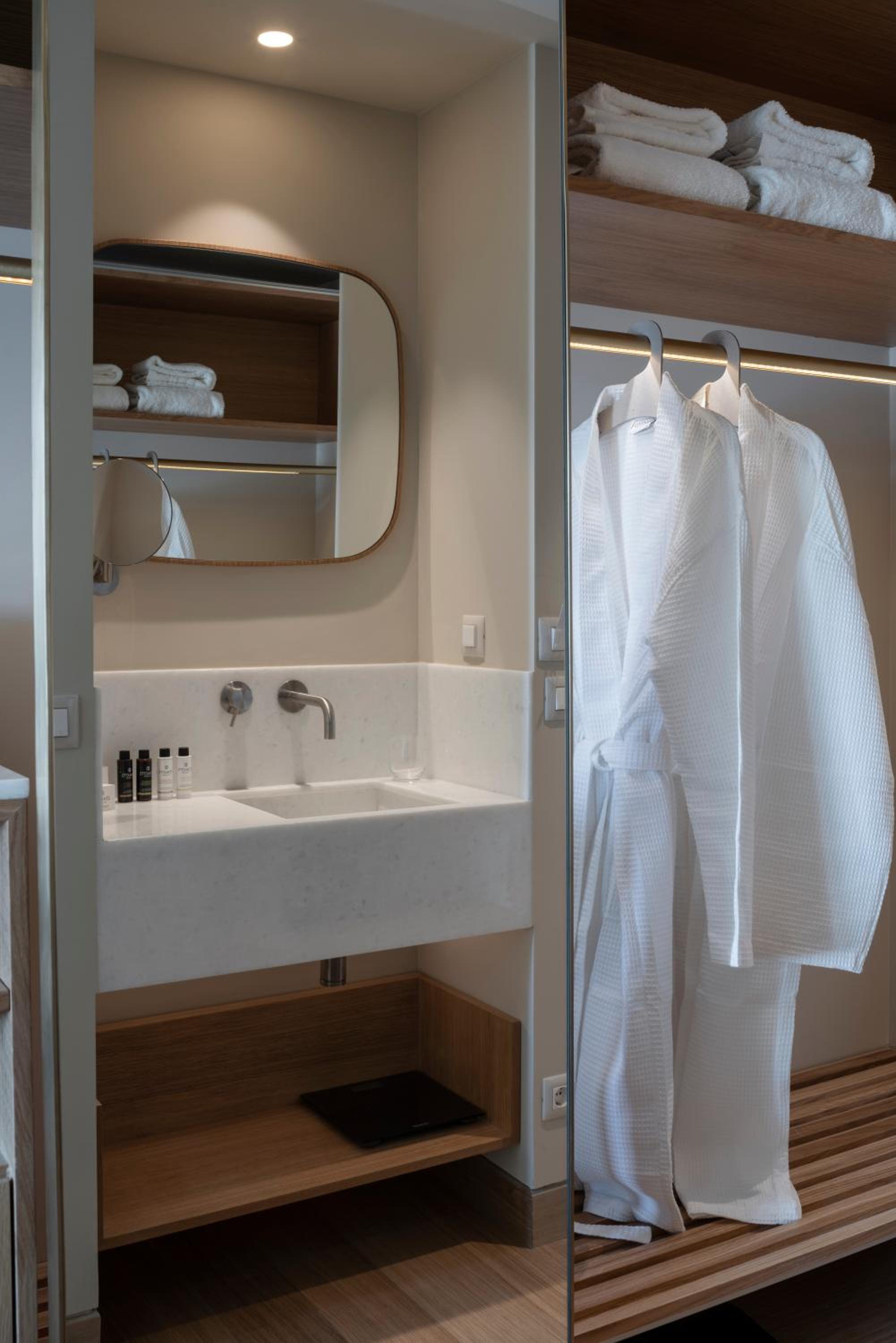 Budget Double Room - Photo 4