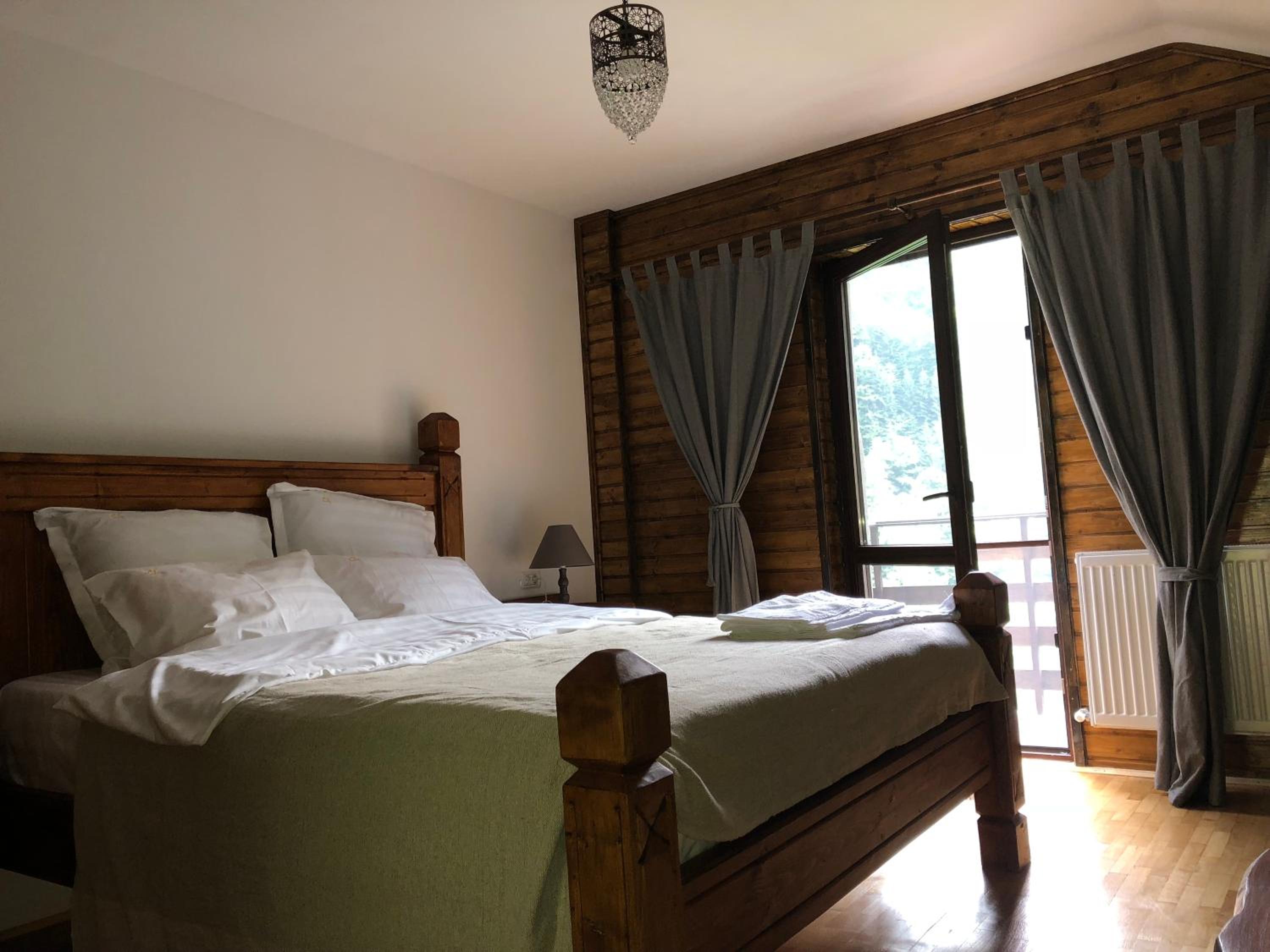 Deluxe Double Room with Balcony - Photo 5