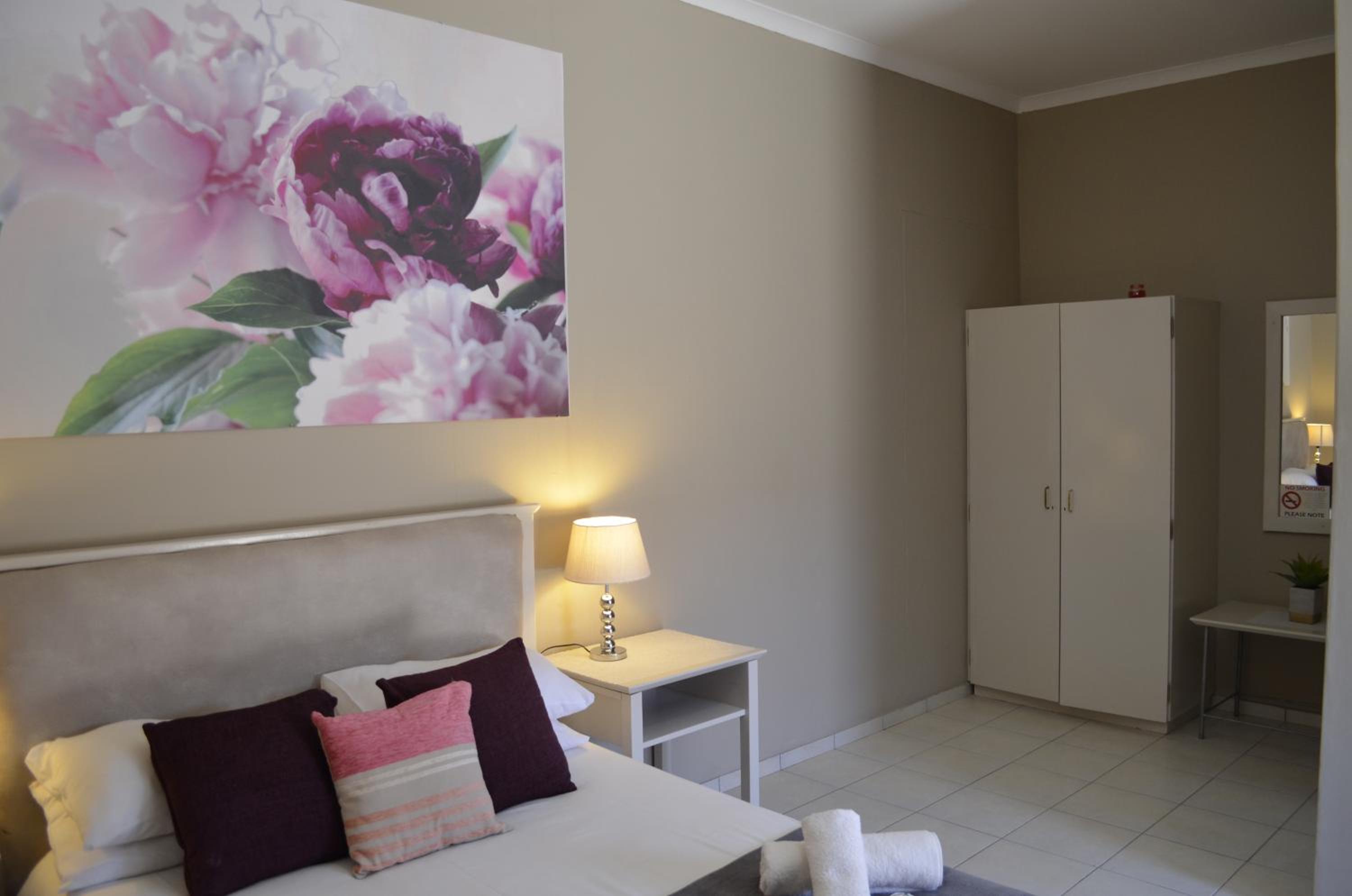 Deluxe Double Room with Shower photo 2