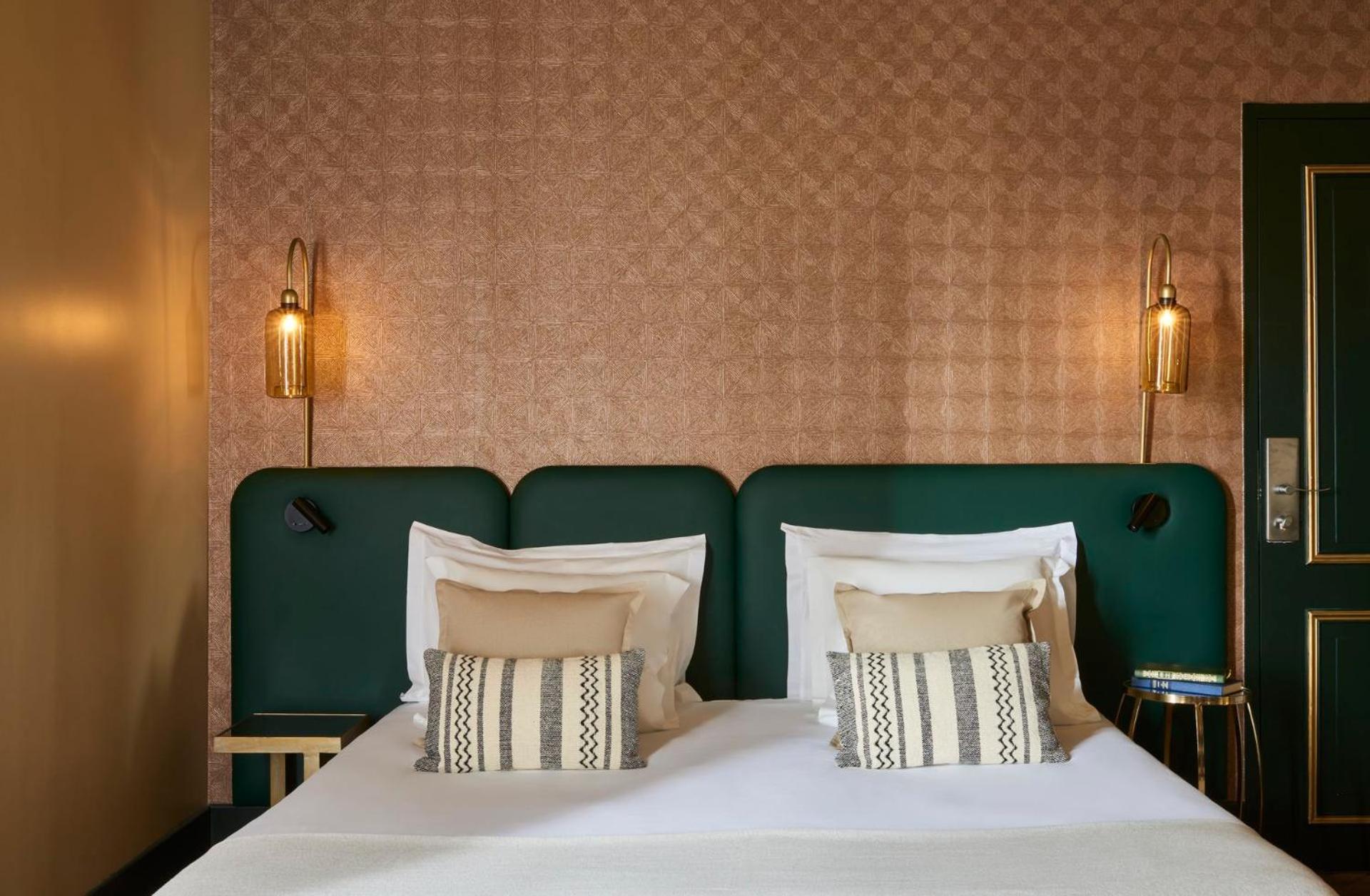 Premium Twin Room - Photo 1