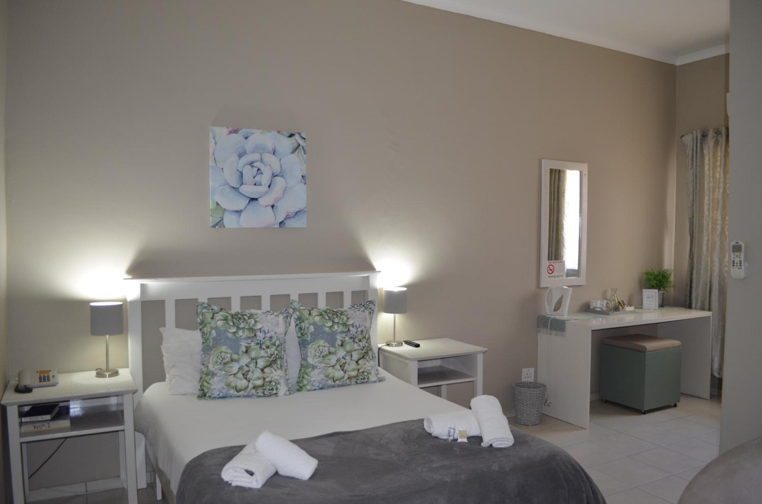 Deluxe Double Room with Bath photo 1