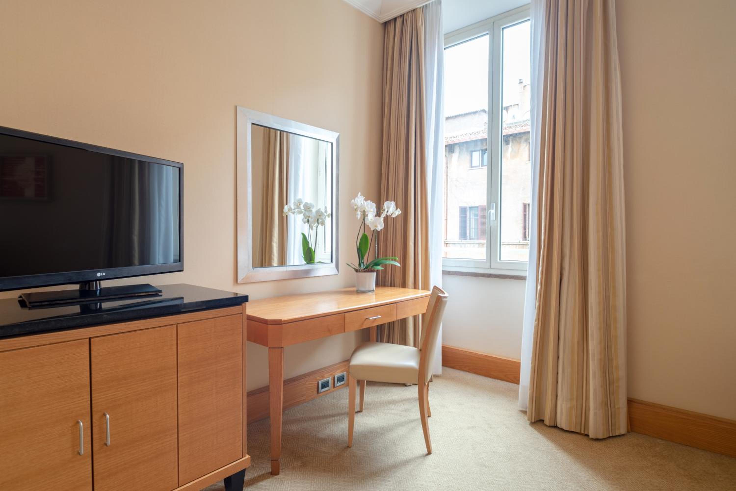 Deluxe Double Room photo 2