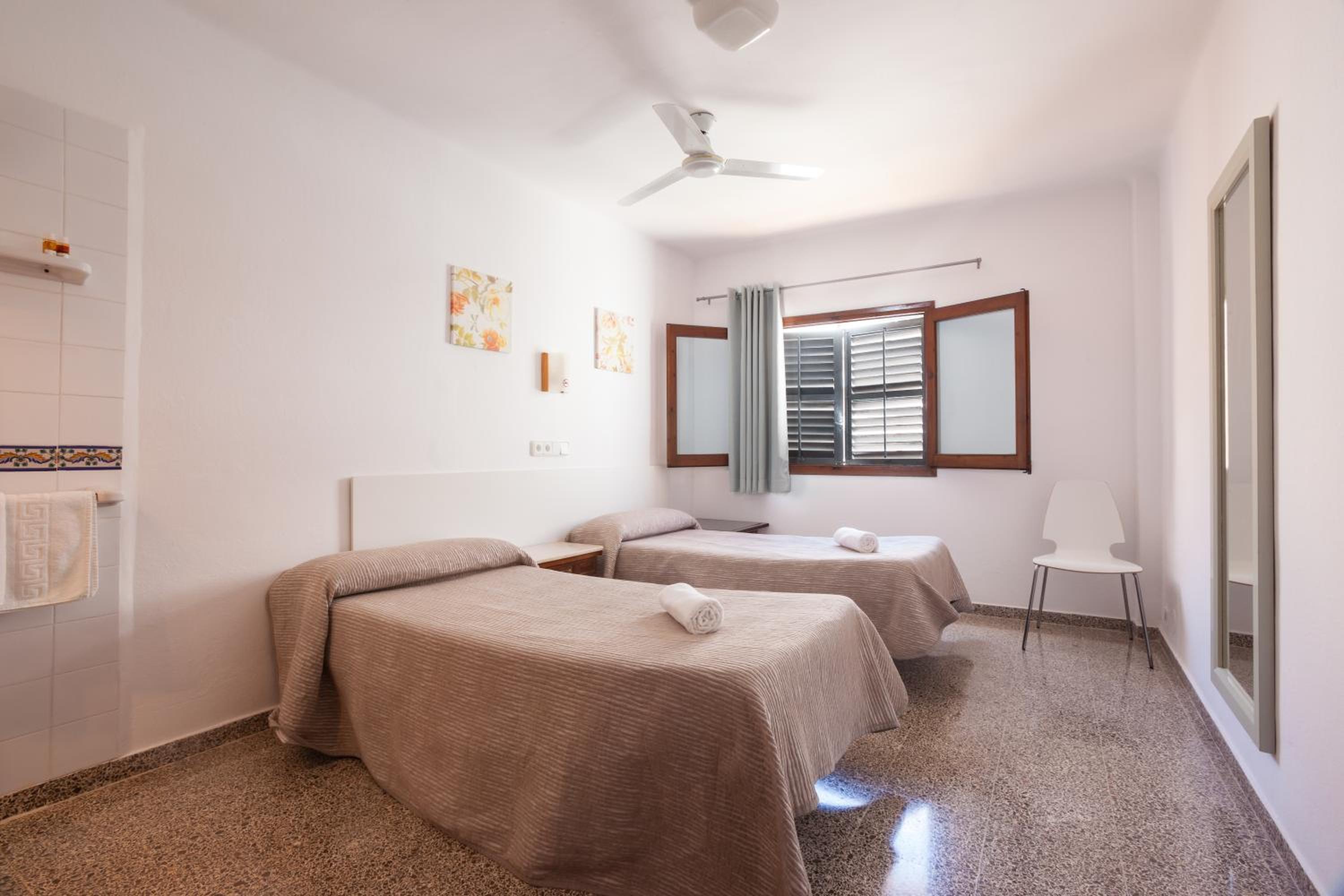 Habitación Doble con Baño Compartido