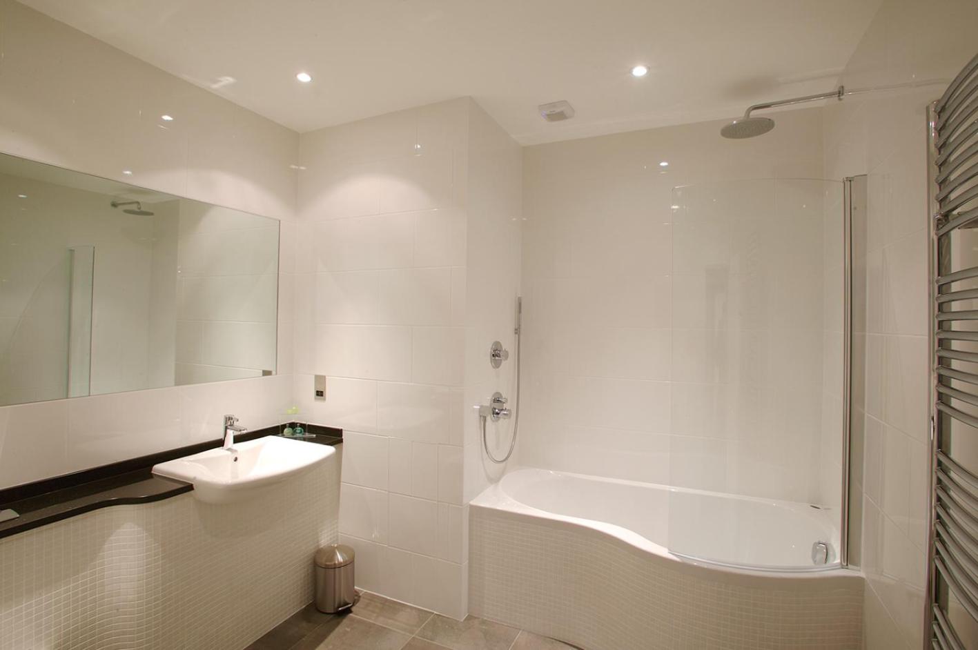 Suite - Photo 2